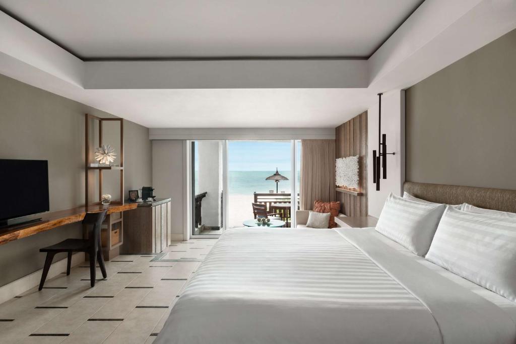 Double Deluxe King Bed