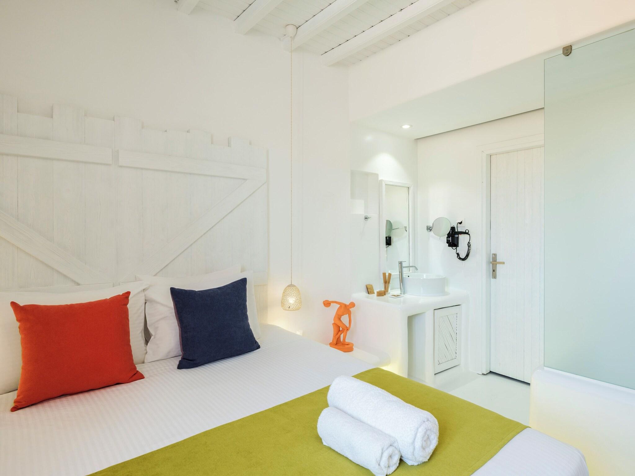 Double Deluxe Queen Bed