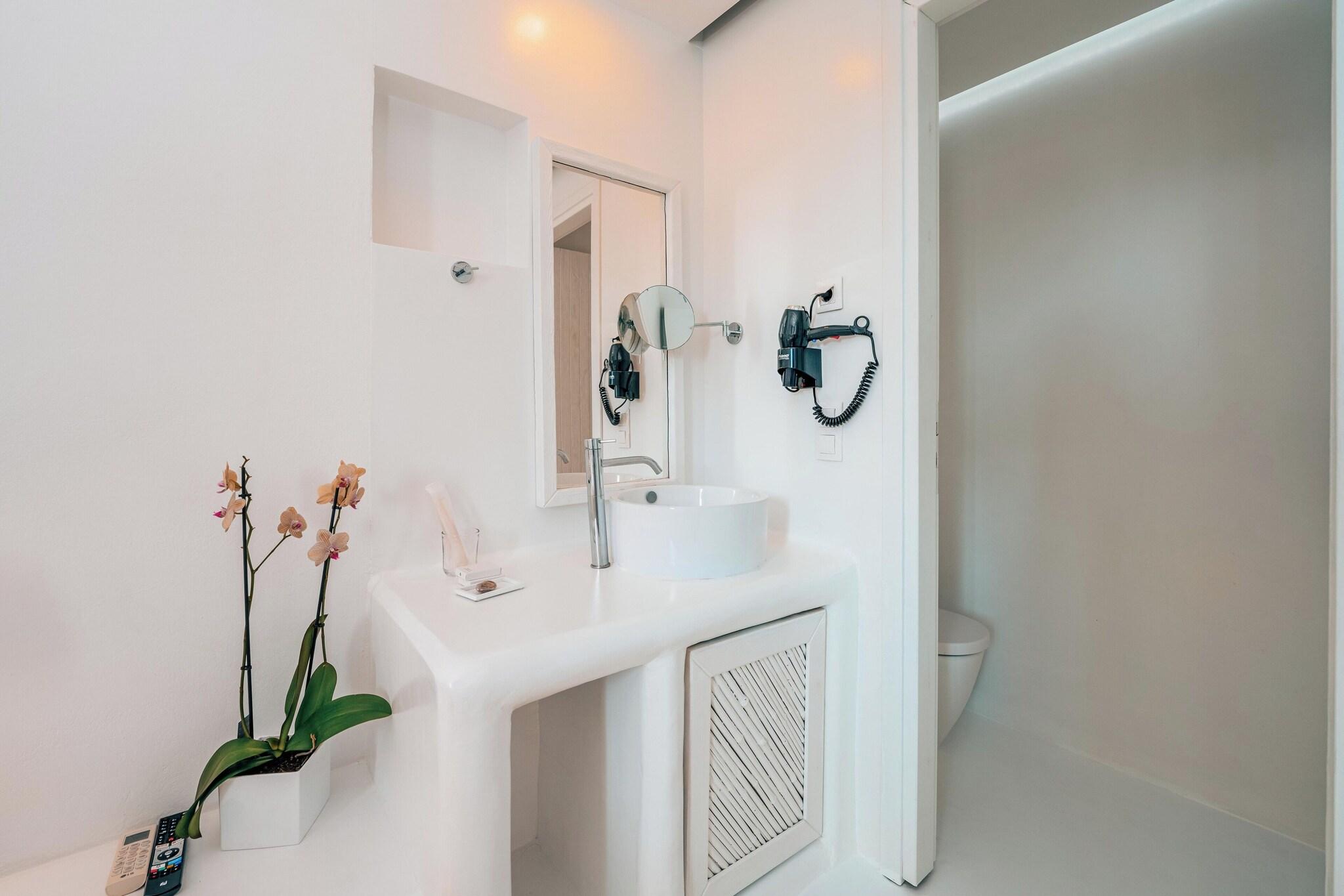 Double Deluxe Queen Bed