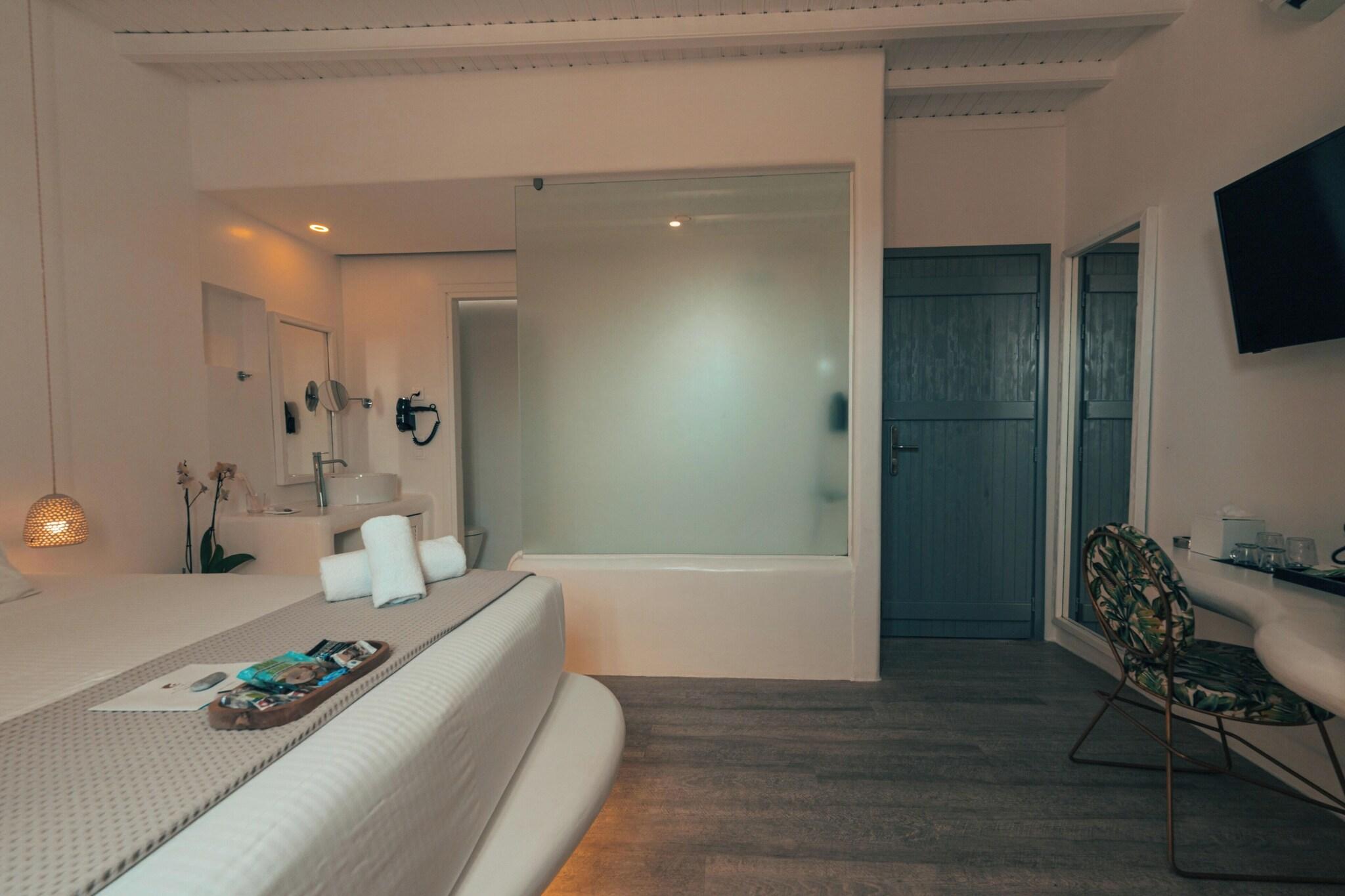 Double Deluxe Queen Bed