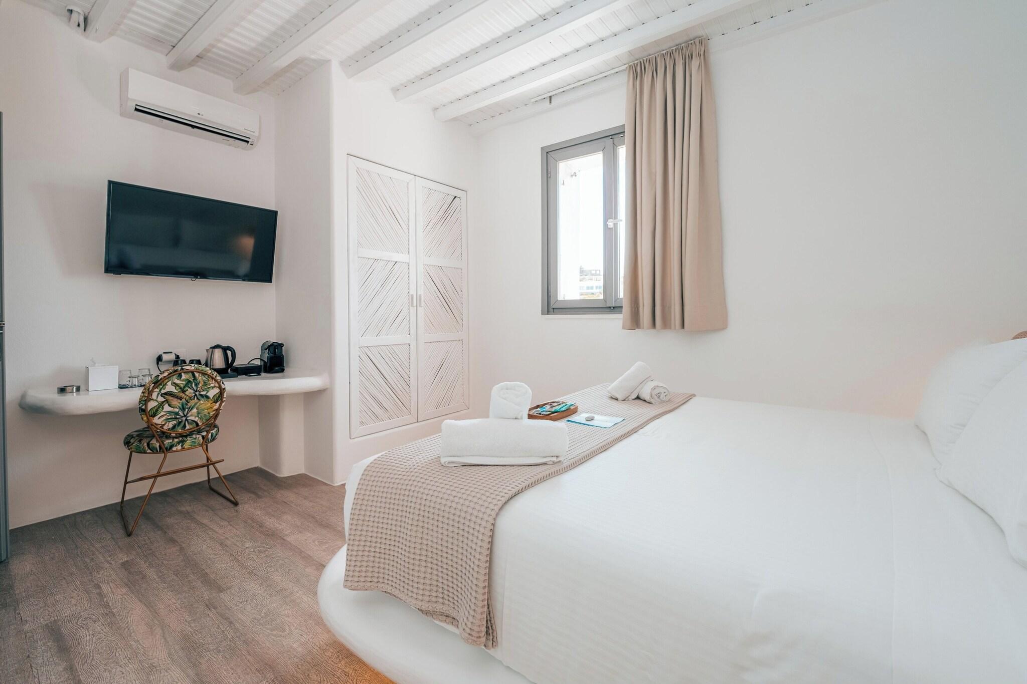 Double Deluxe Queen Bed