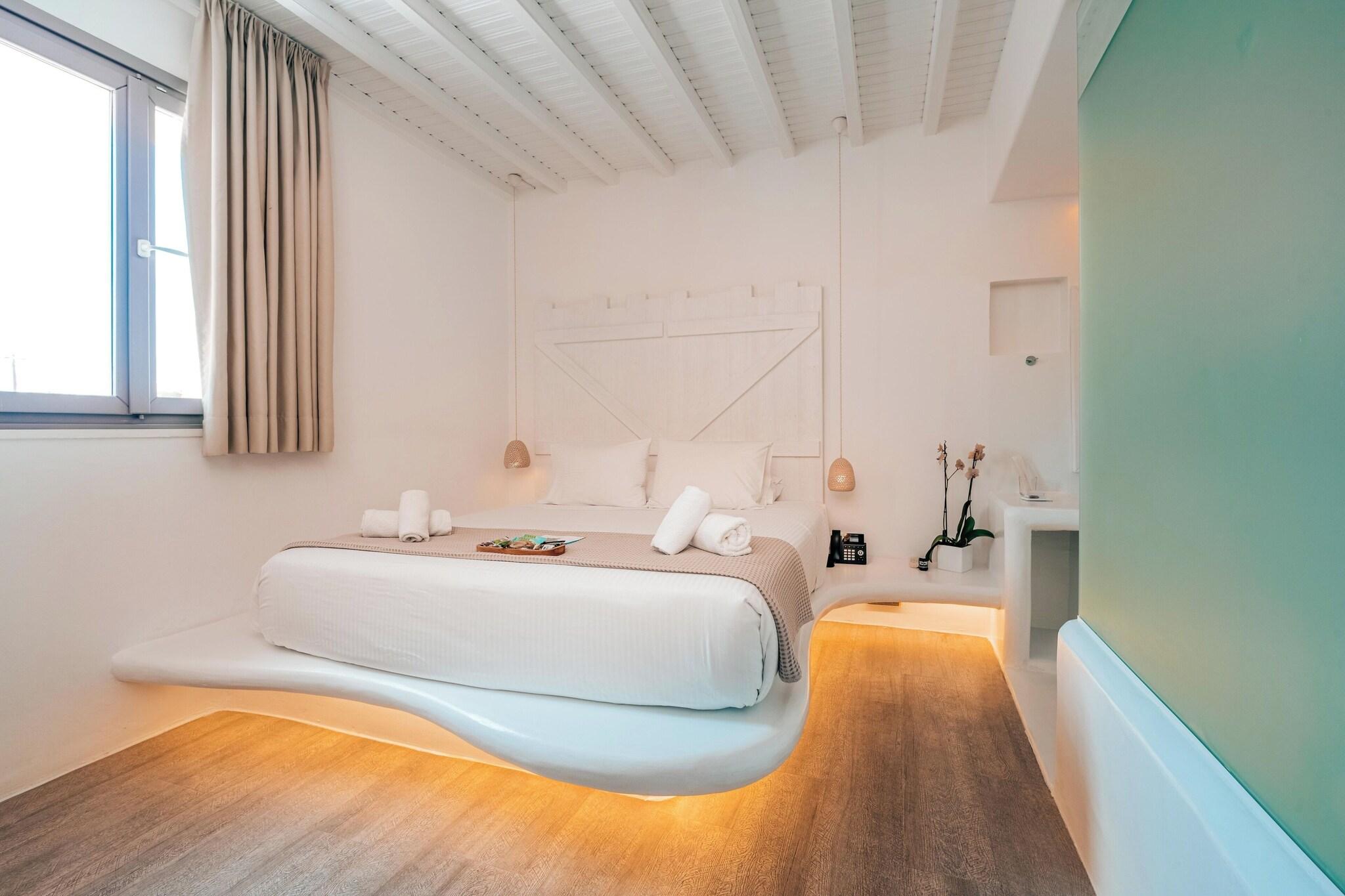 Double Deluxe Queen Bed