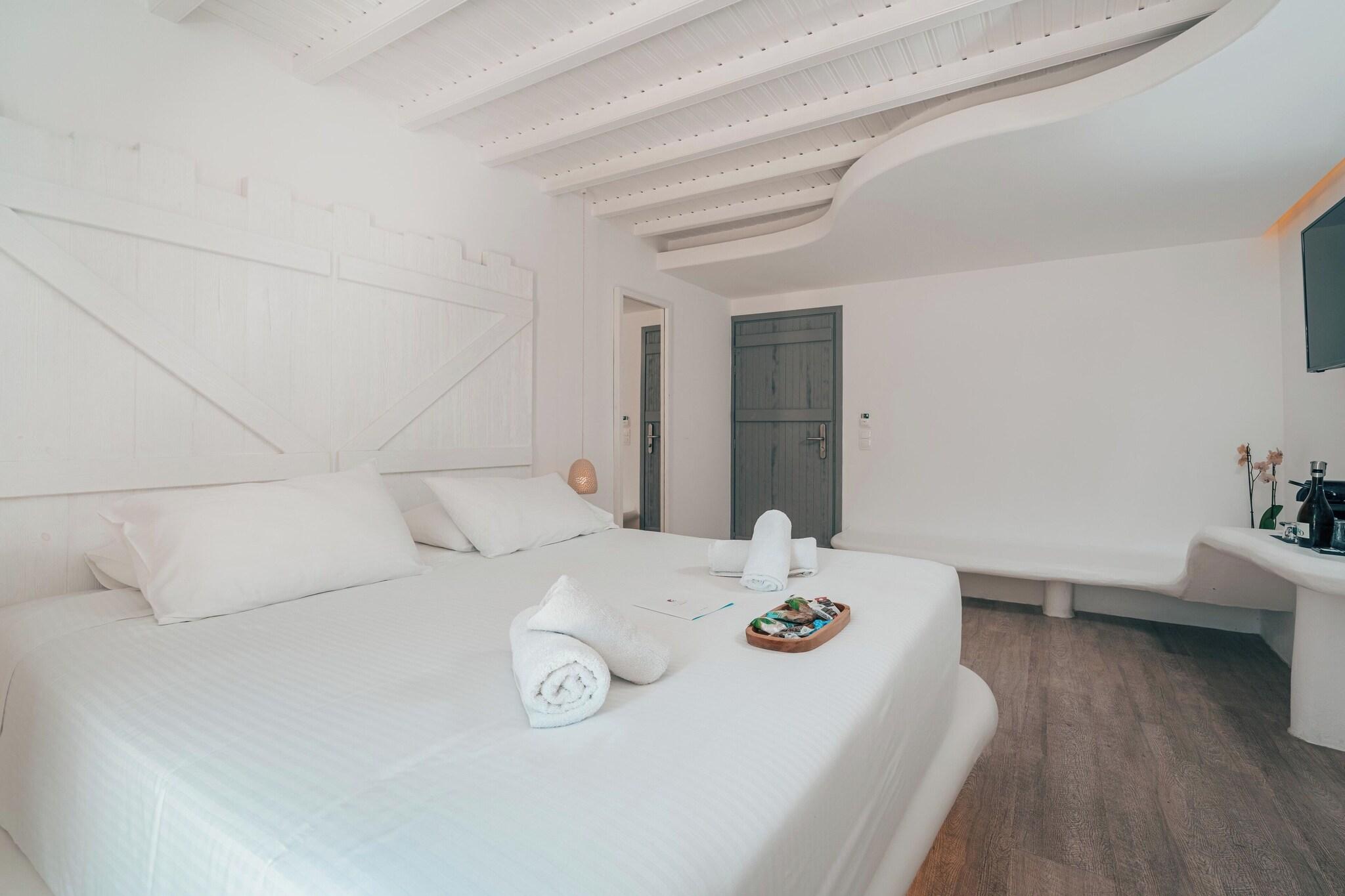 Double Deluxe Pool View