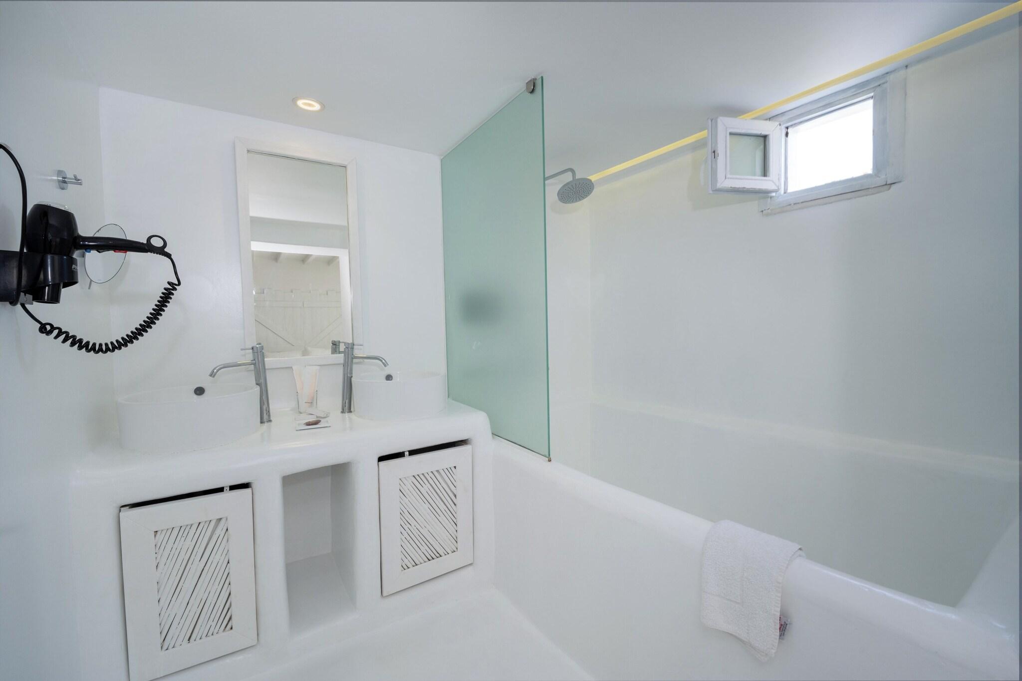 Double Deluxe Pool View