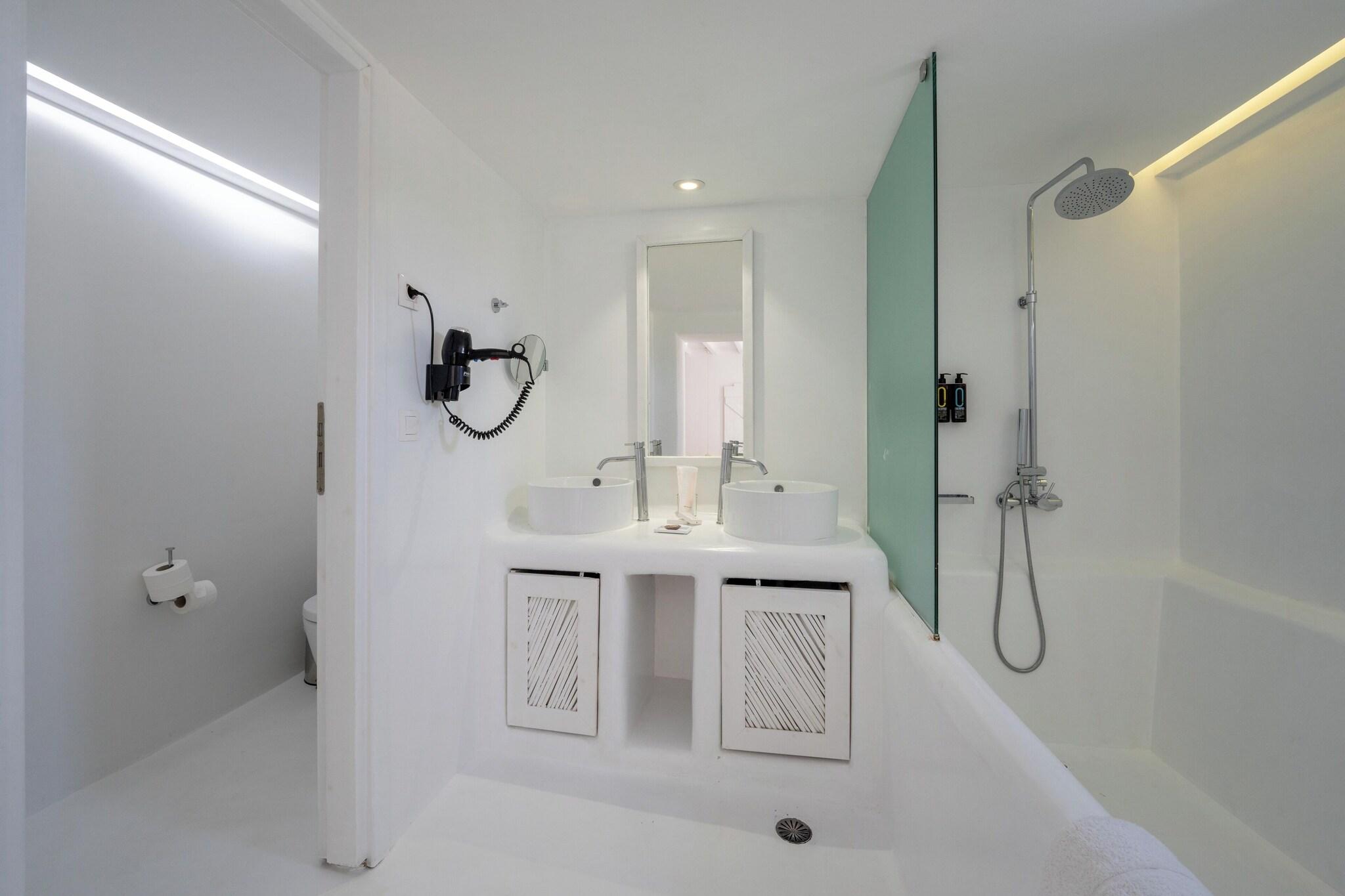 Double Deluxe Pool View