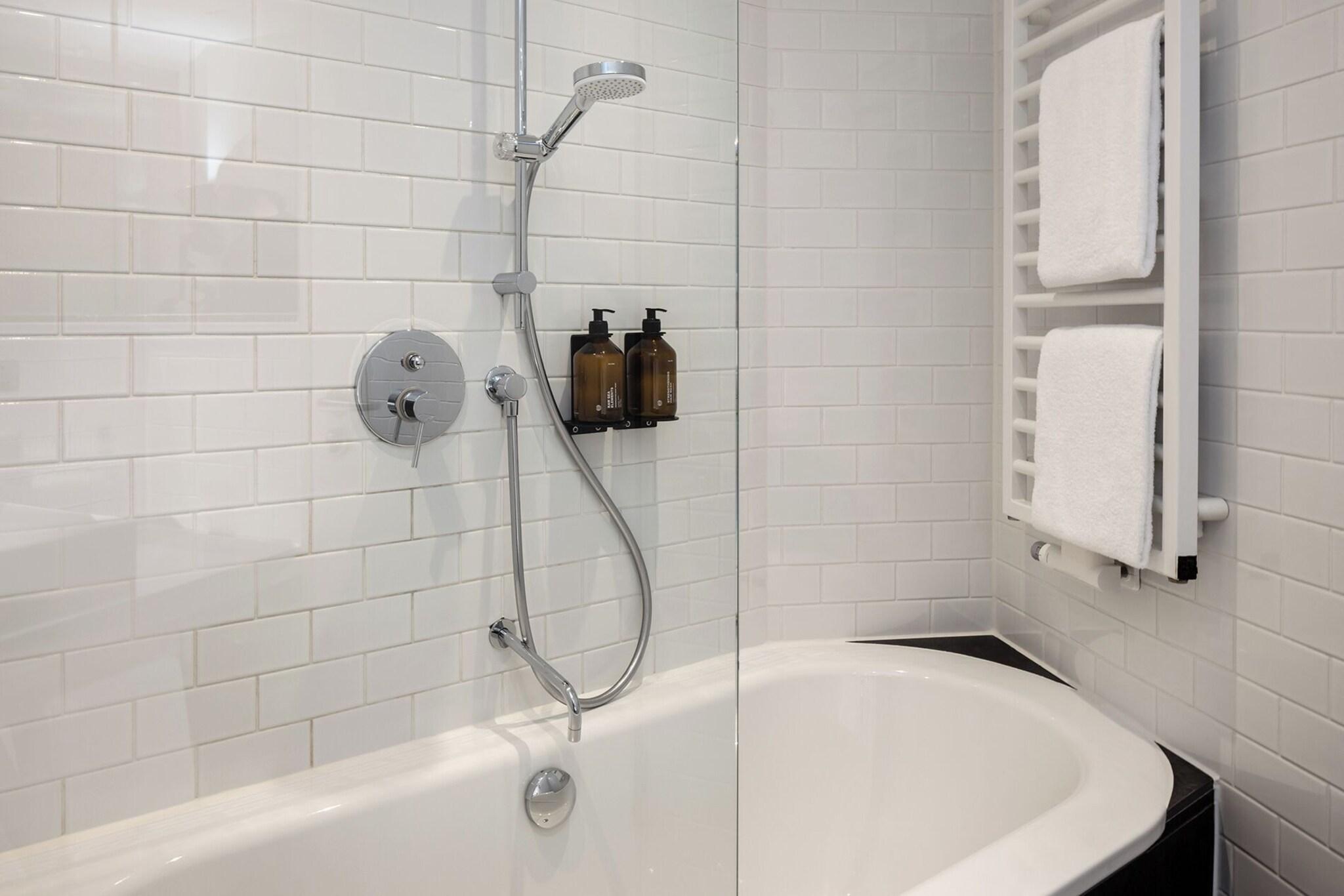 Double or Twin One Bedroom