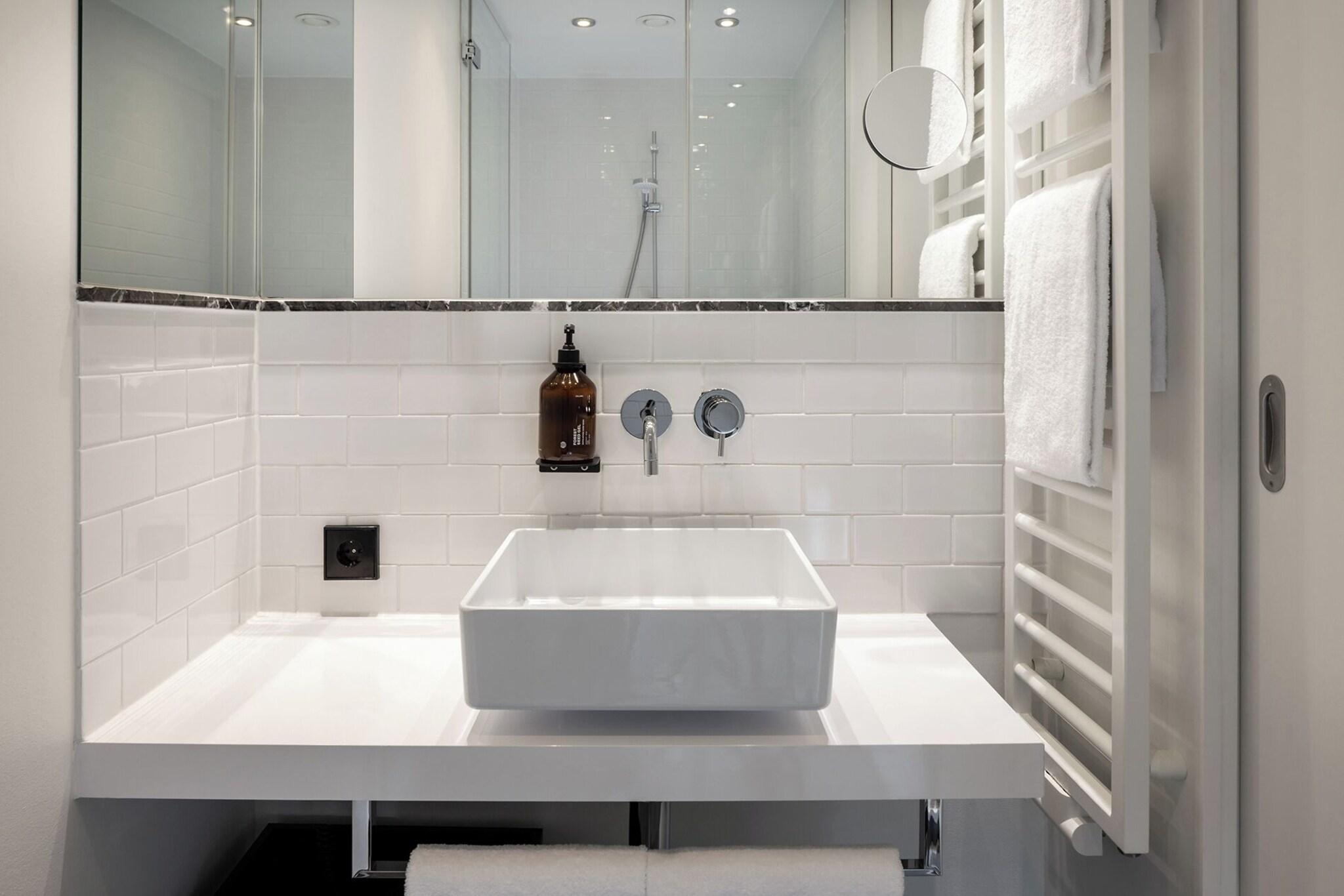 Double or Twin One Bedroom