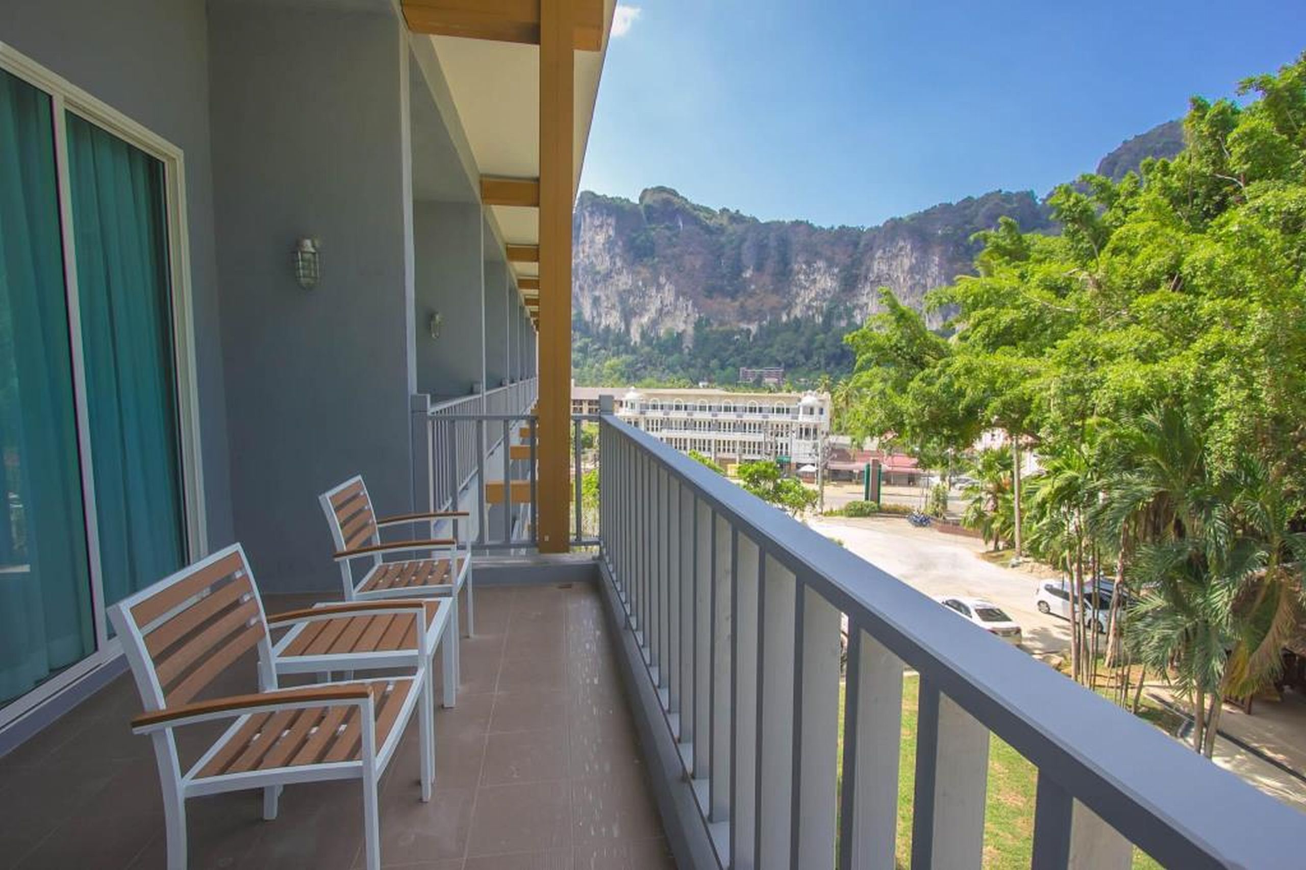 Double or Twin Deluxe