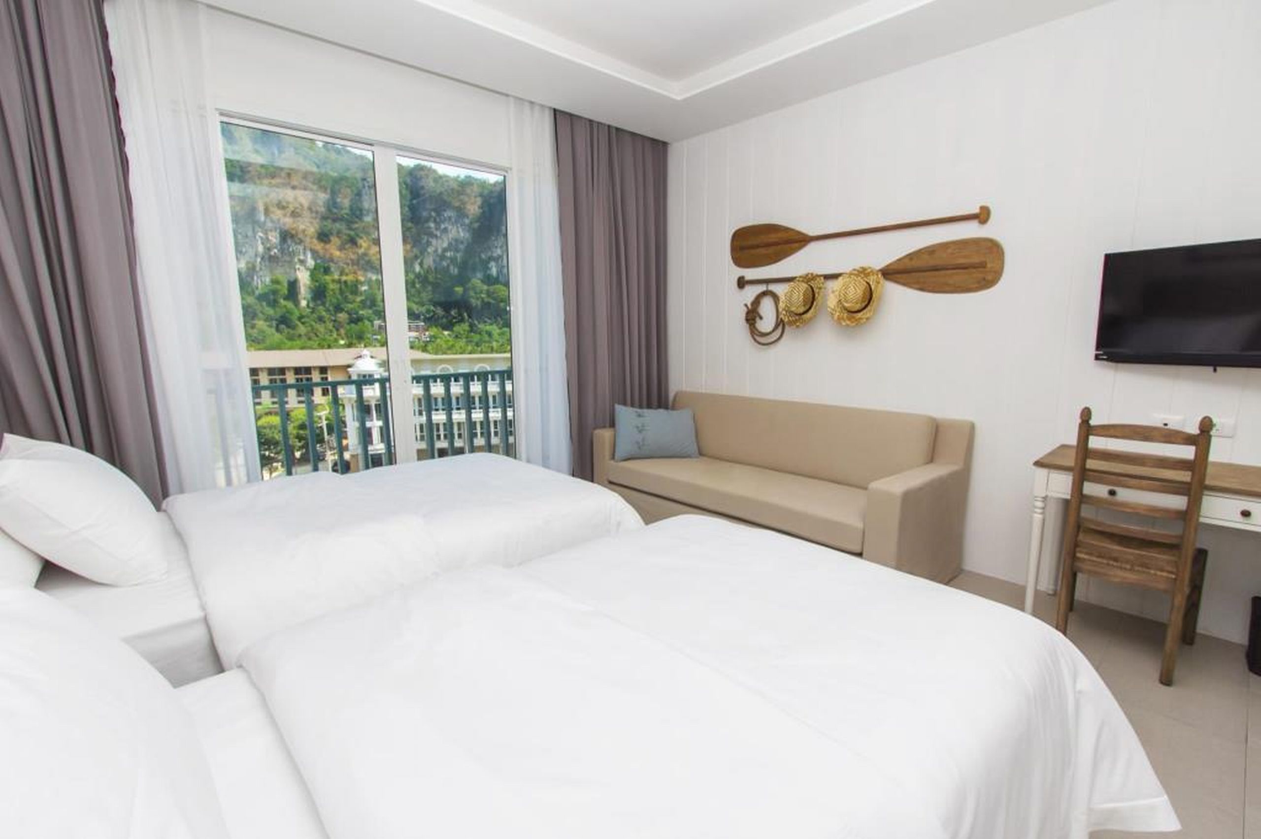 Double or Twin Deluxe