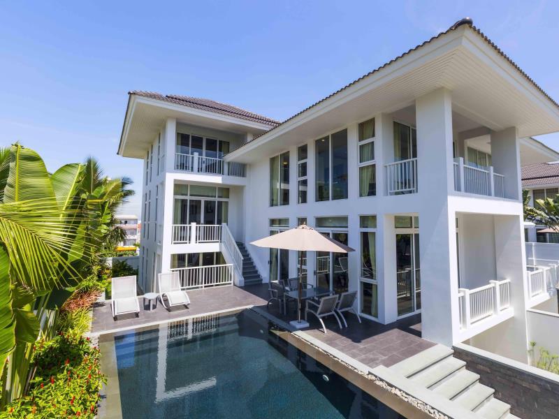 Villa Four Bedrooms with Private Pool