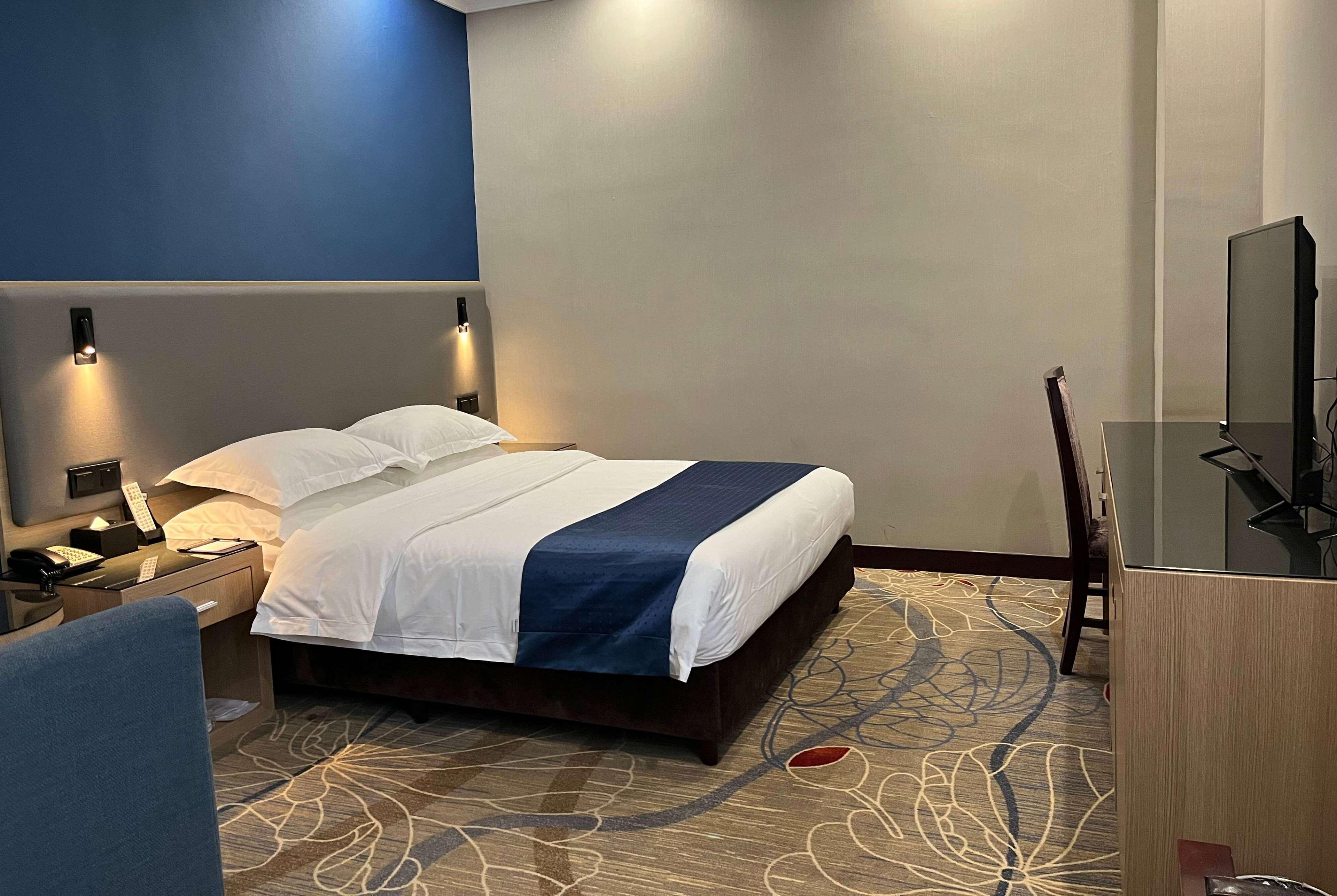 Double Queen Bed Non Smoking