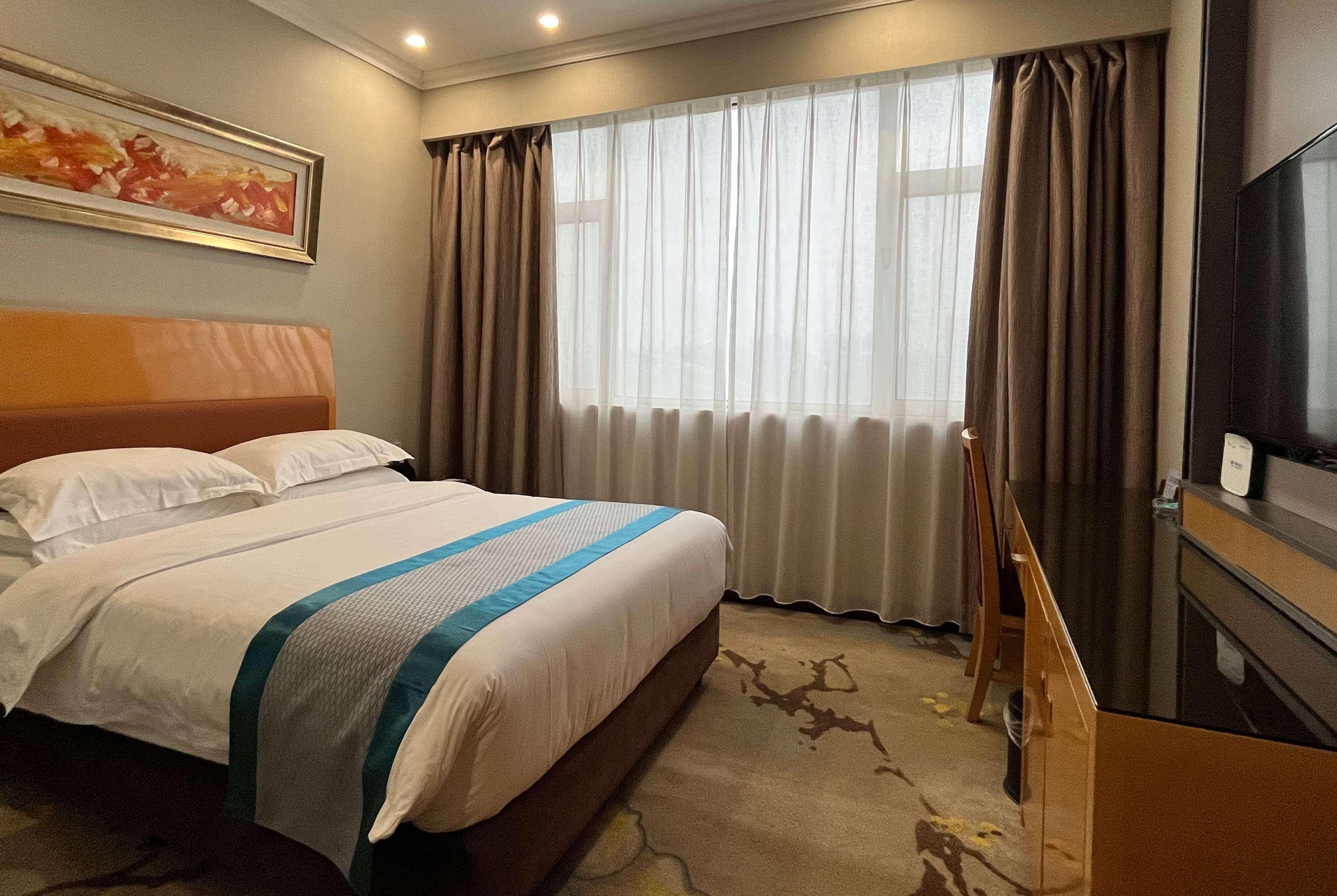 Double Queen Size Bed