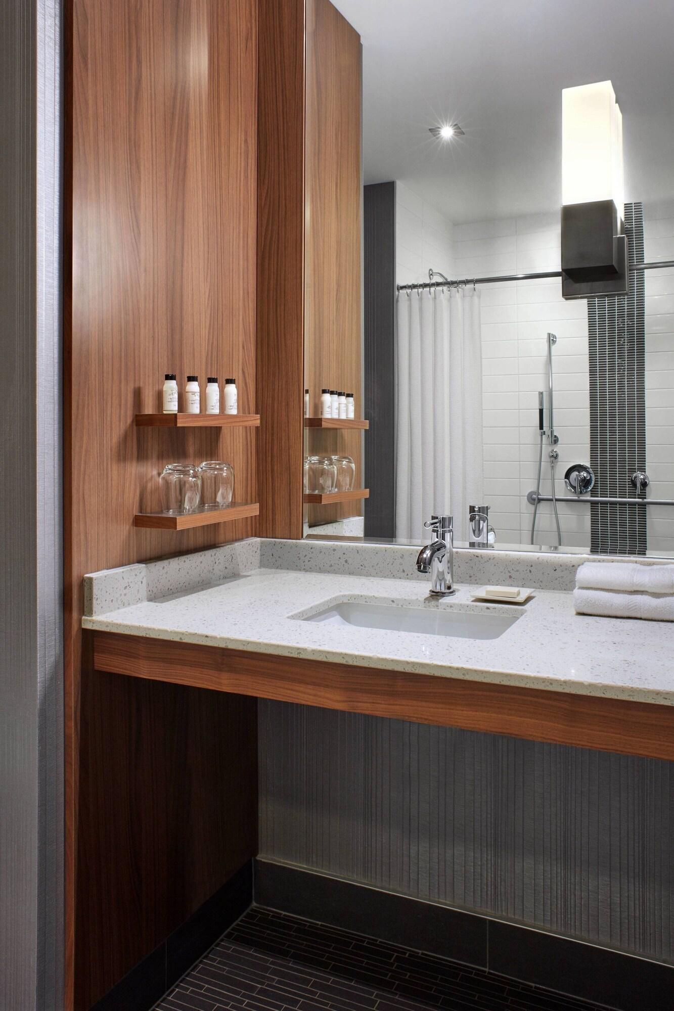 Double Deluxe Two Queen Beds