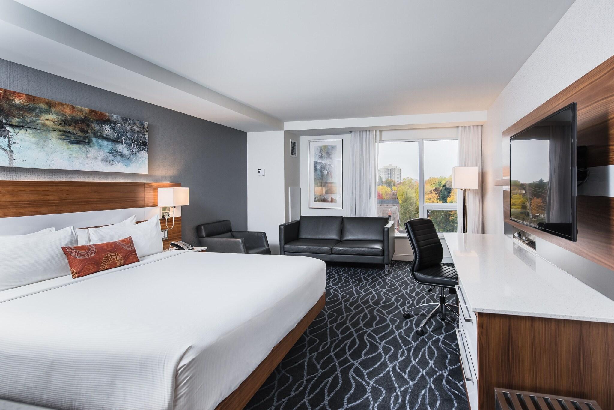 Double Deluxe King Bed