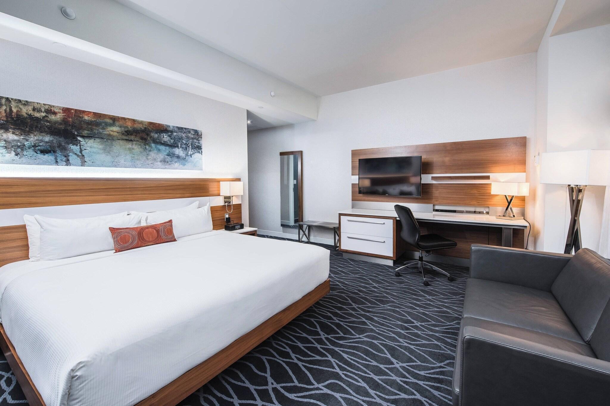 Double Deluxe King Bed