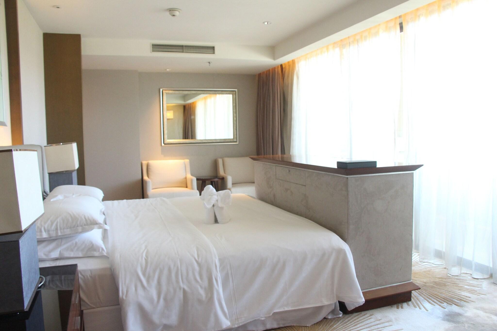 Suite King Bed Smoking