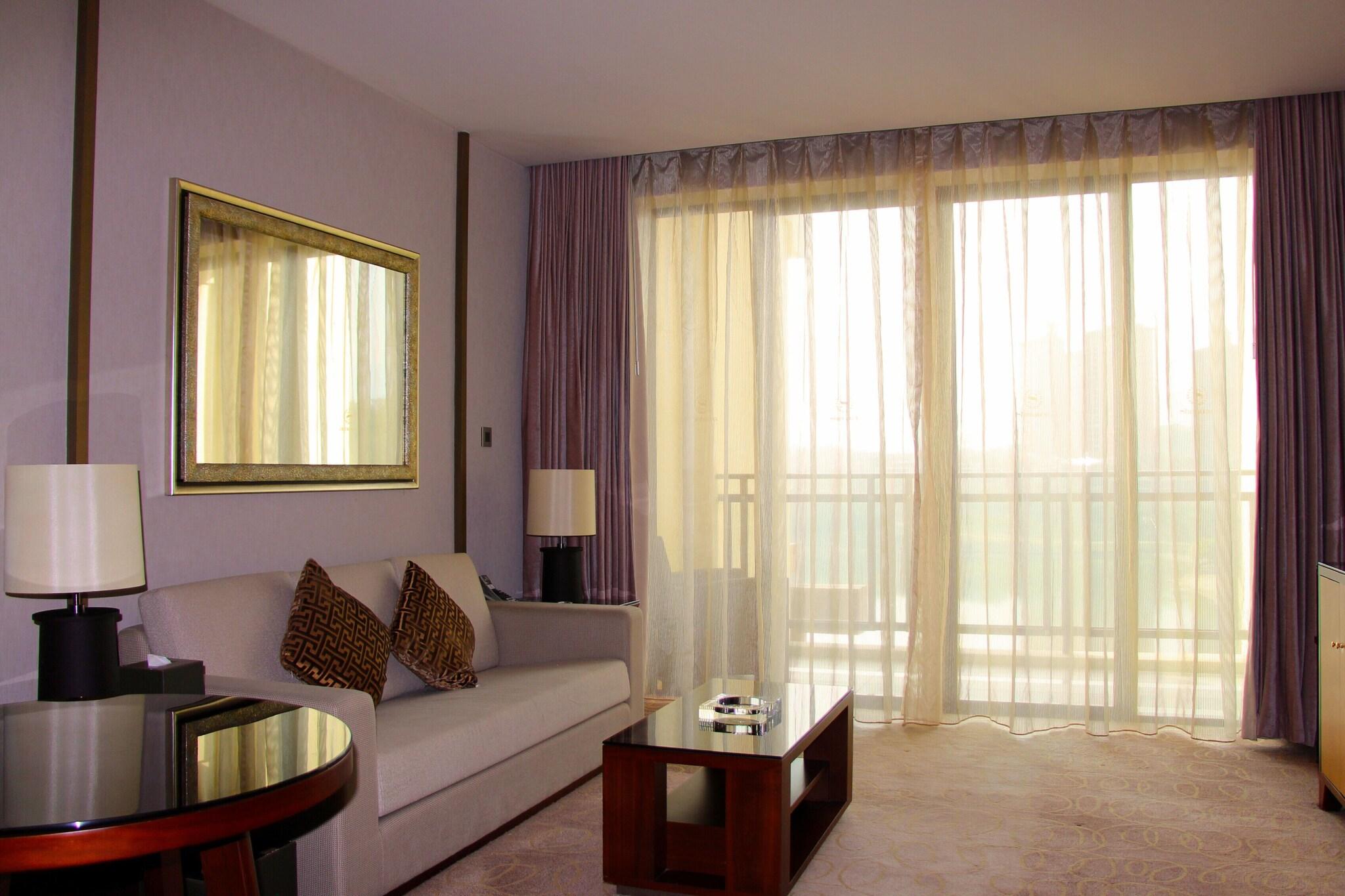 Suite King Bed Smoking