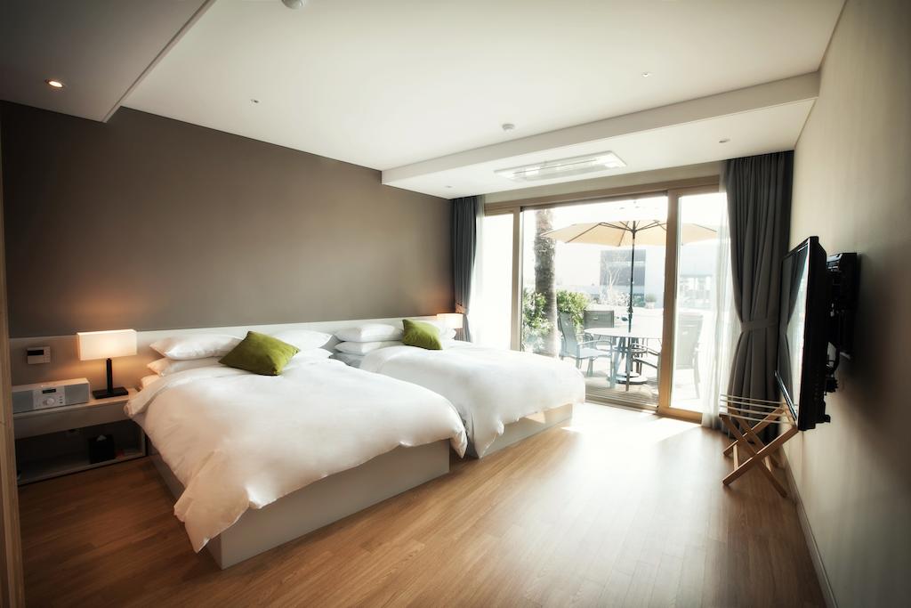 Family Room Two Beds