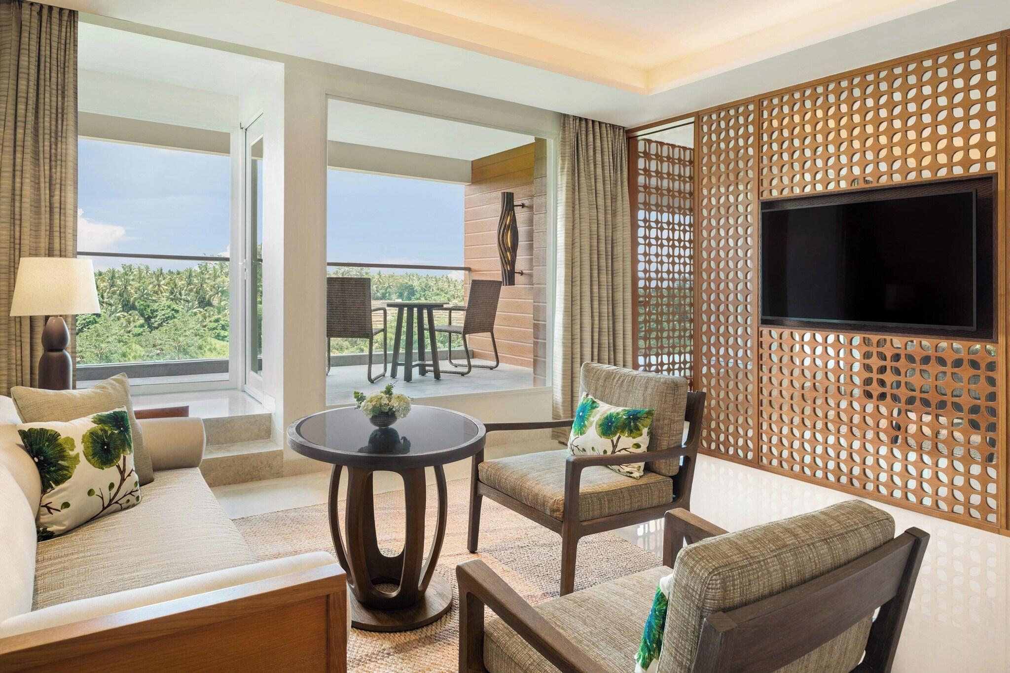 Studio Garden View King Bed