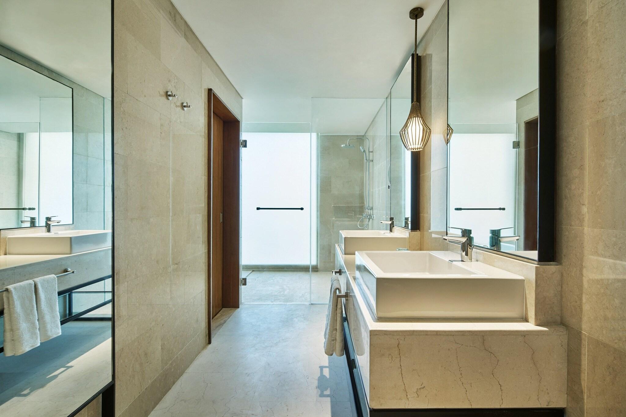 Double Garden View King Bed