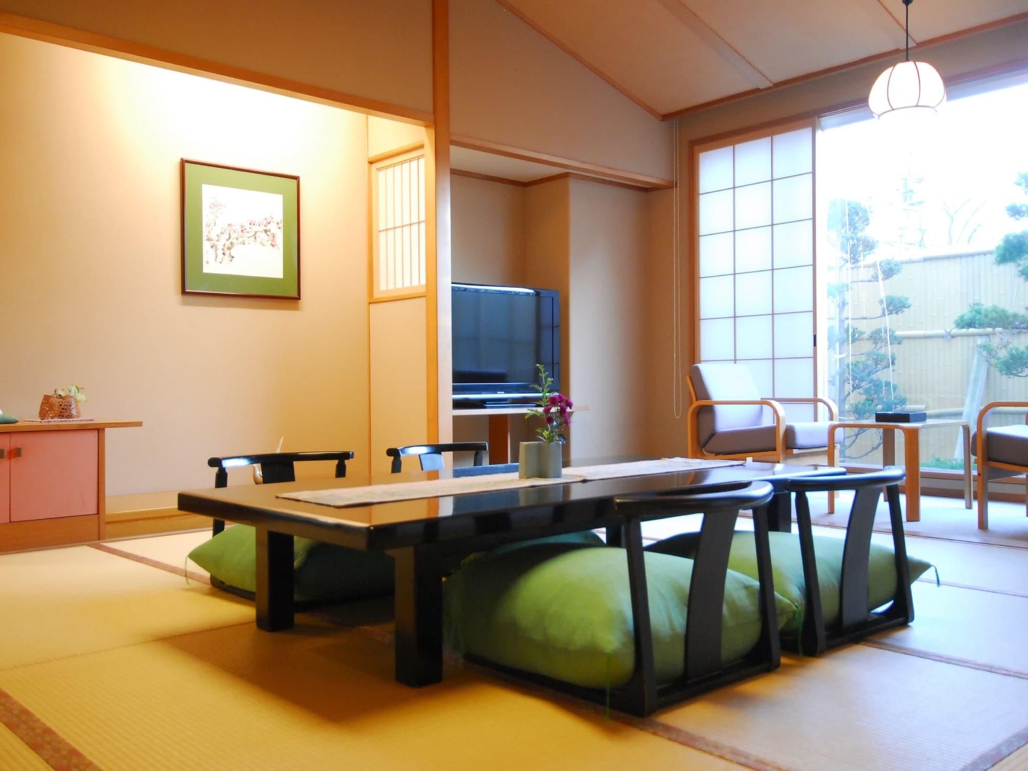 Quadruple Japanese Room