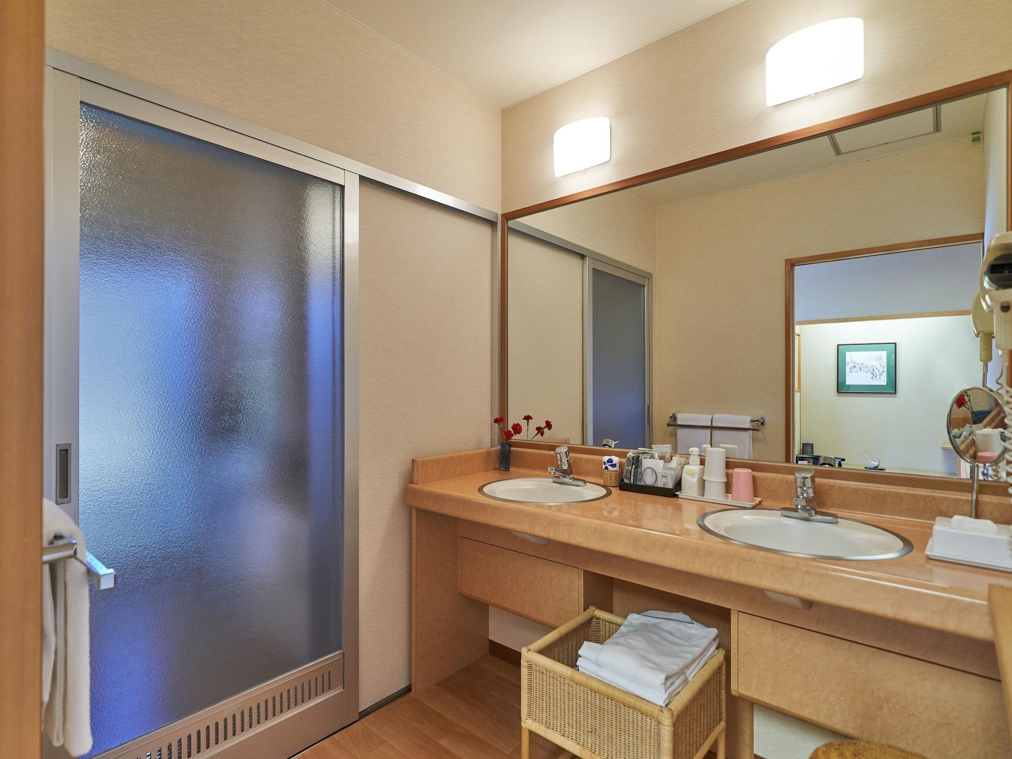 Quadruple Japanese Room