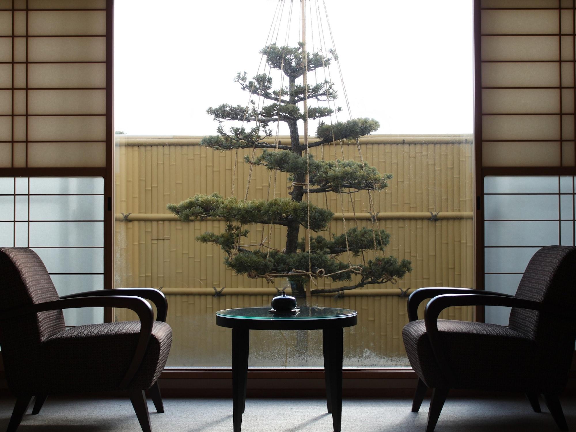 Quadruple Japanese Room