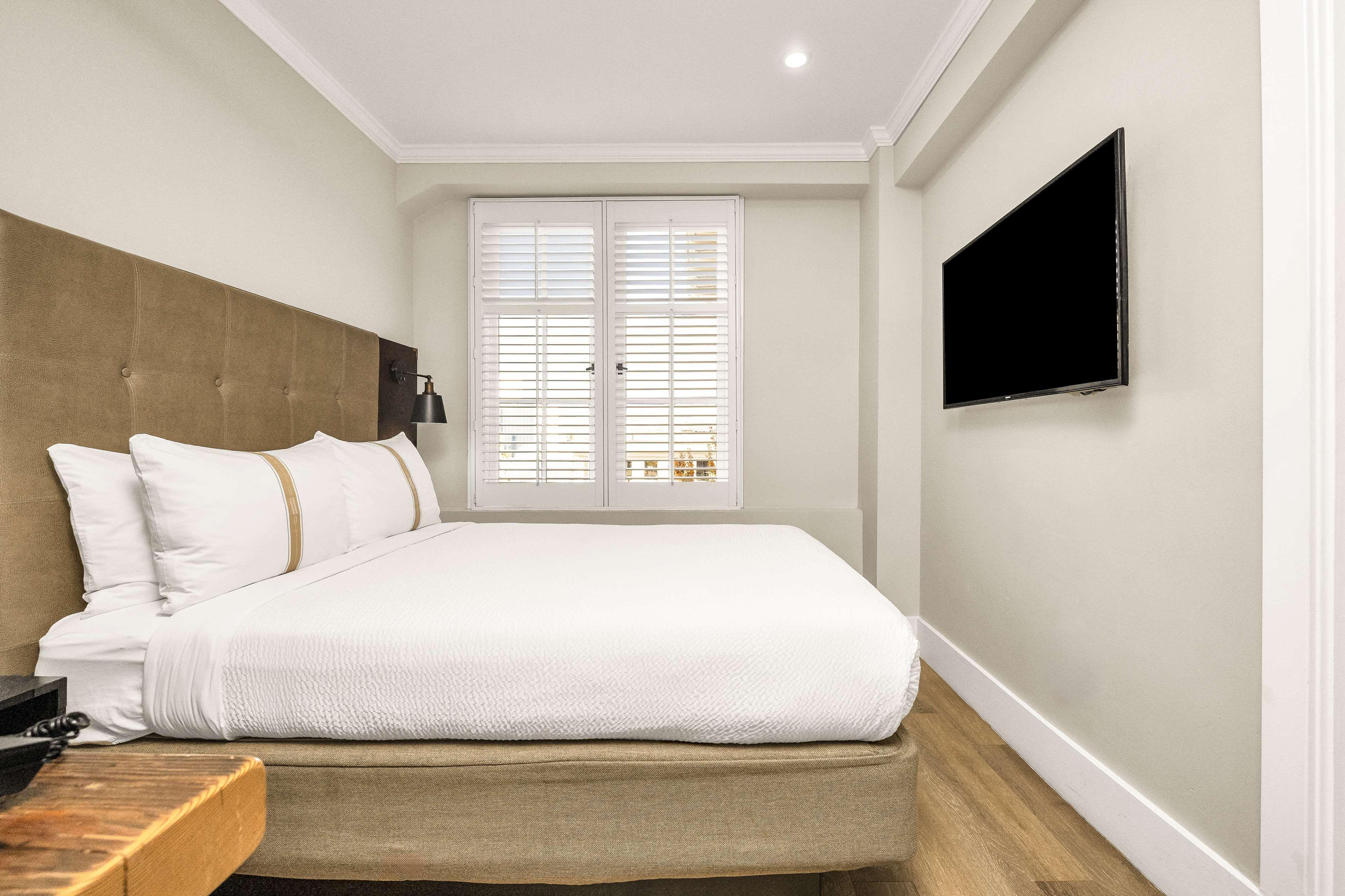 Double Queen Size Bed