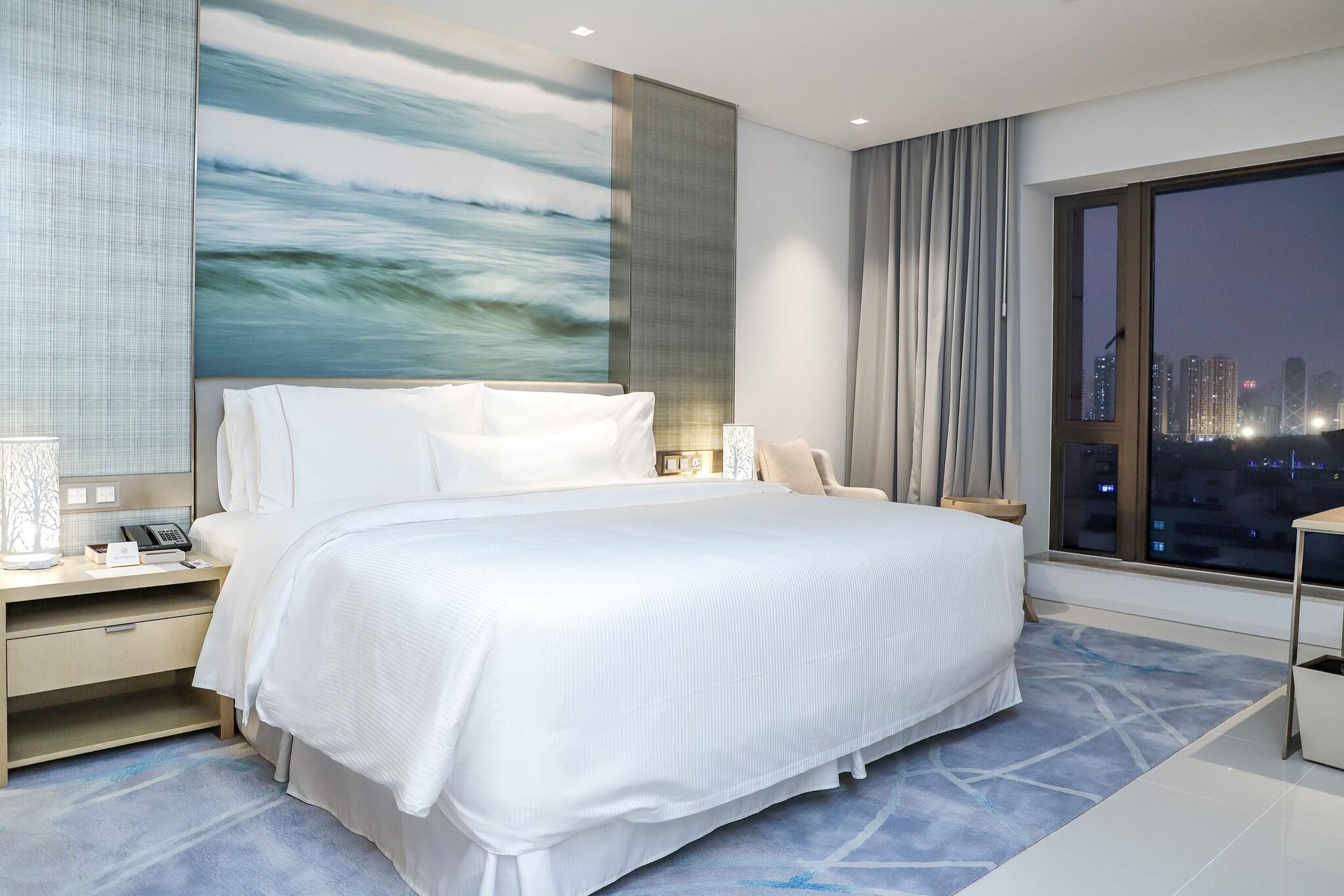 Double Bay View King Bed