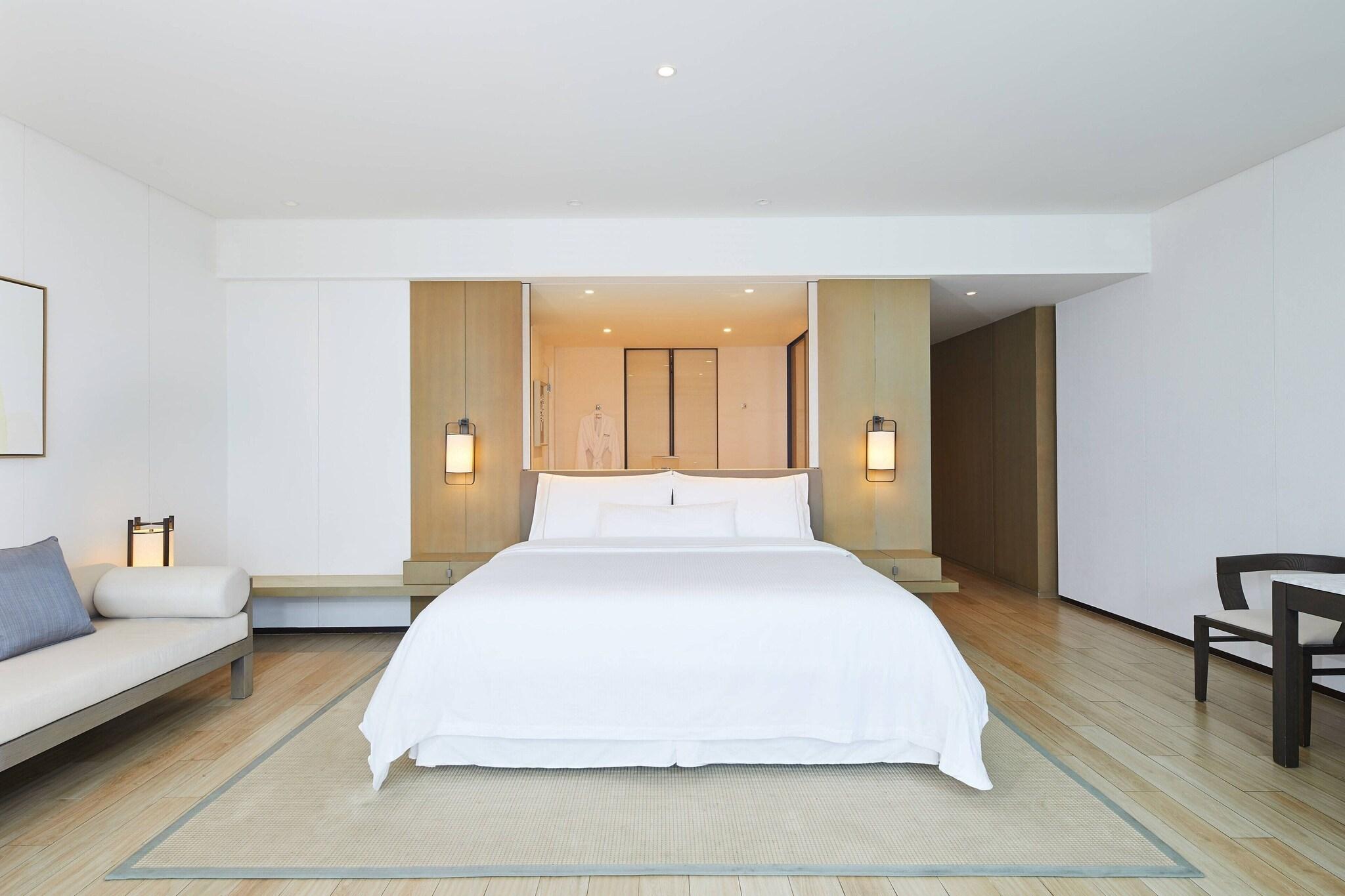 Double Ocean View King Bed