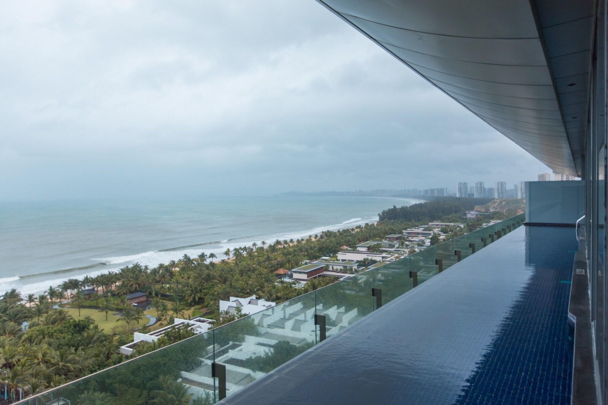 Suite Ocean View Two Double Beds