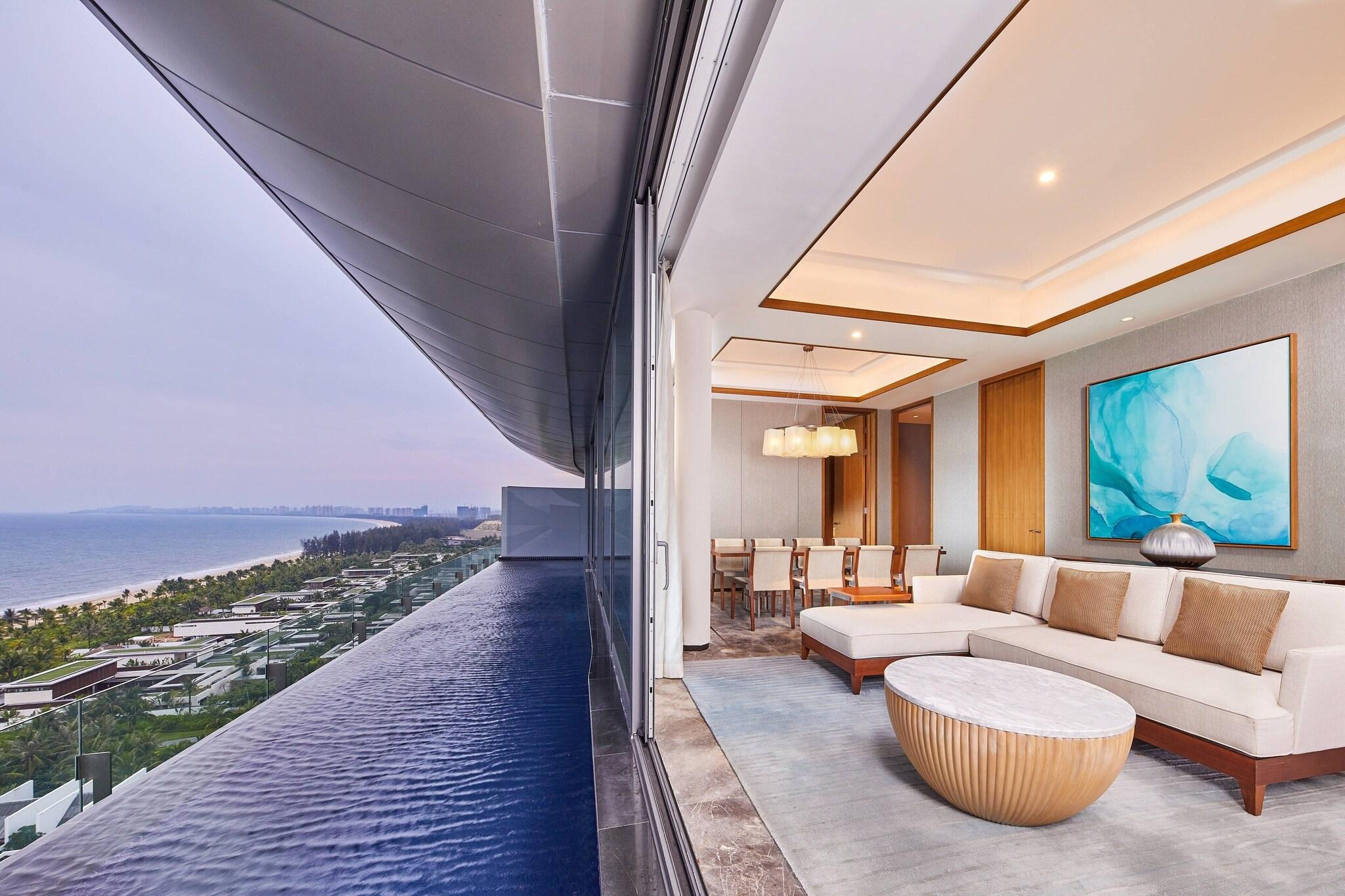 Suite Ocean View Two Double Beds