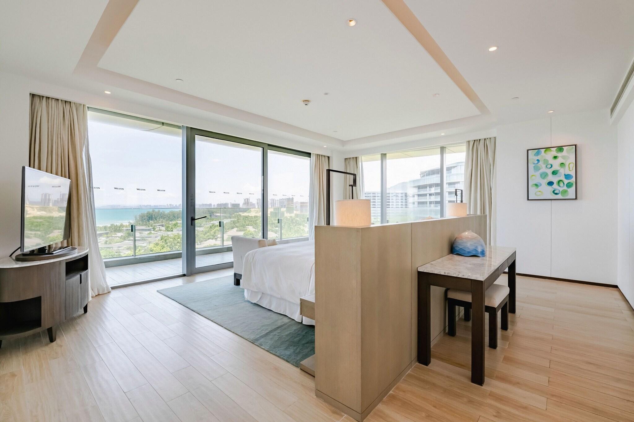 Suite Ocean View King Bed