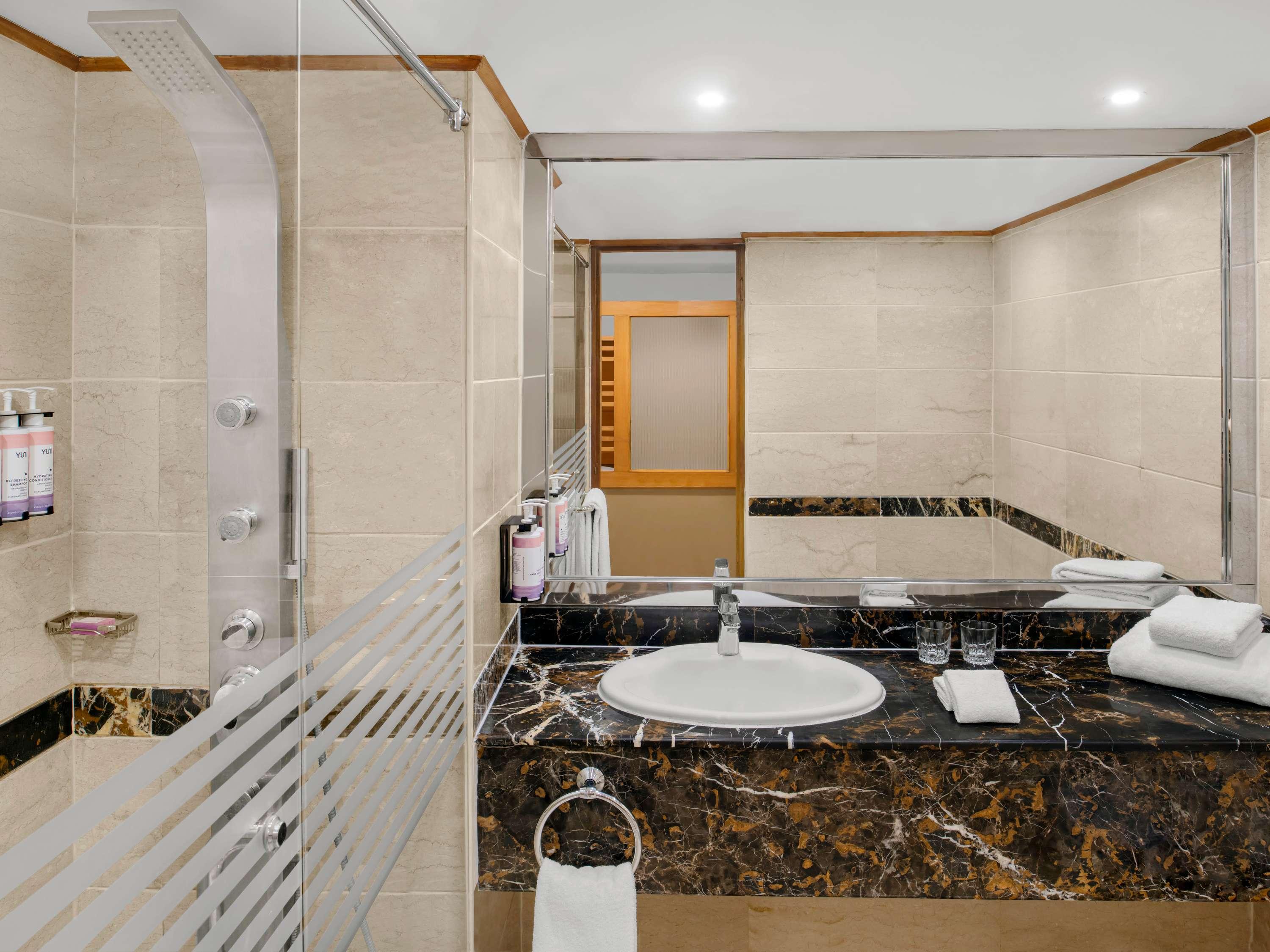 Suite Accessible Two Double Beds