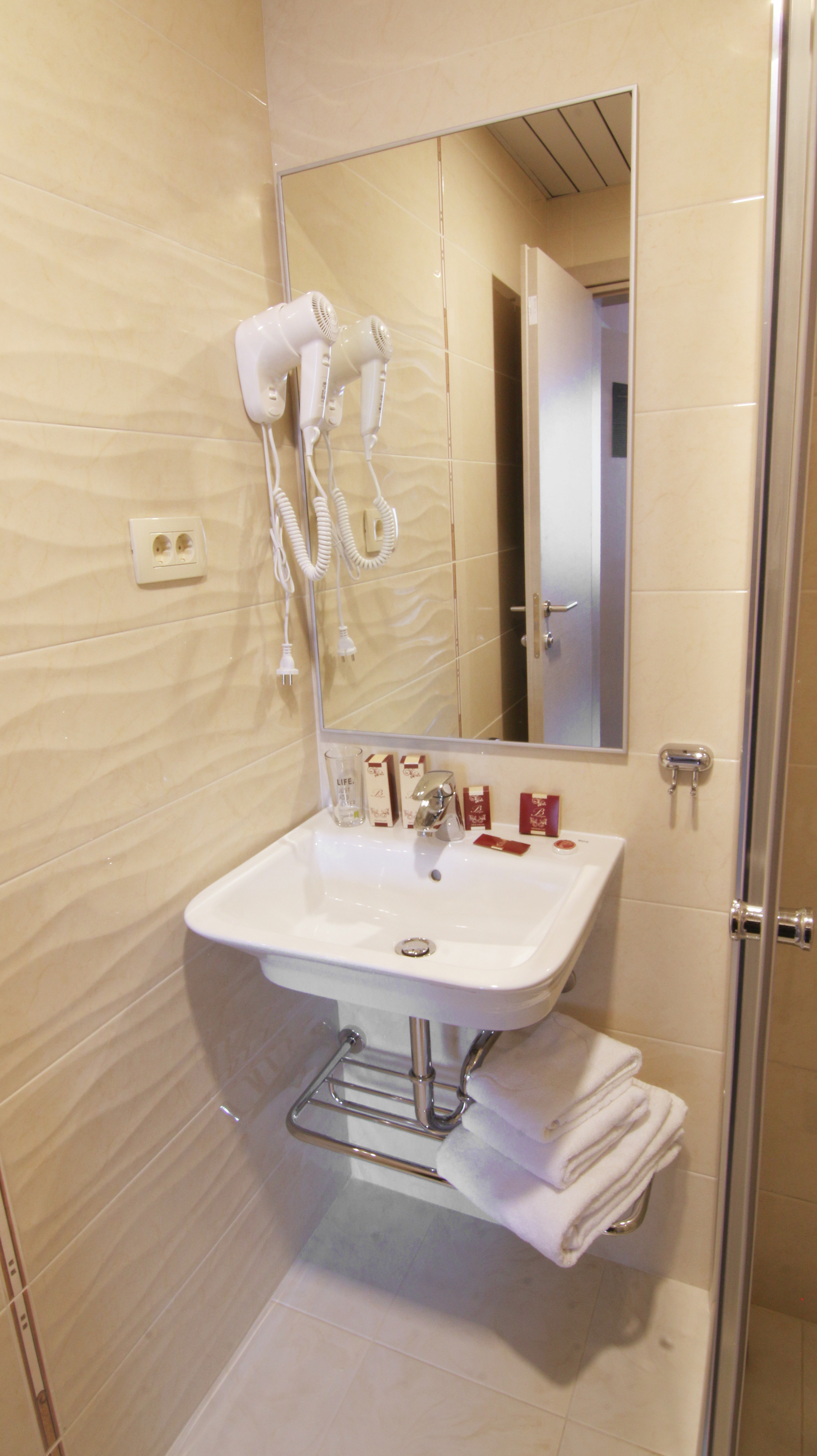 Double or Twin Deluxe