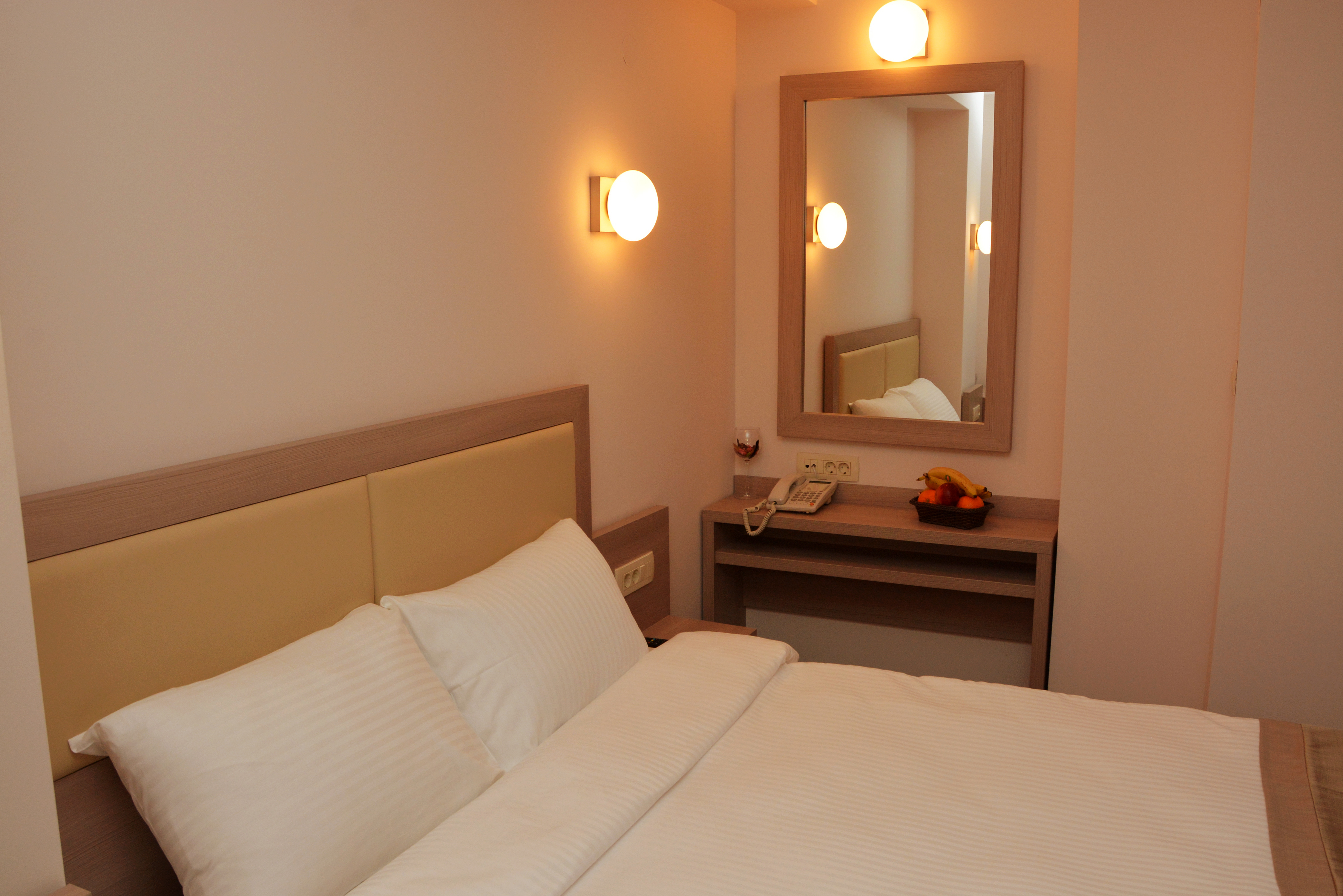 Suite Deluxe King Bed