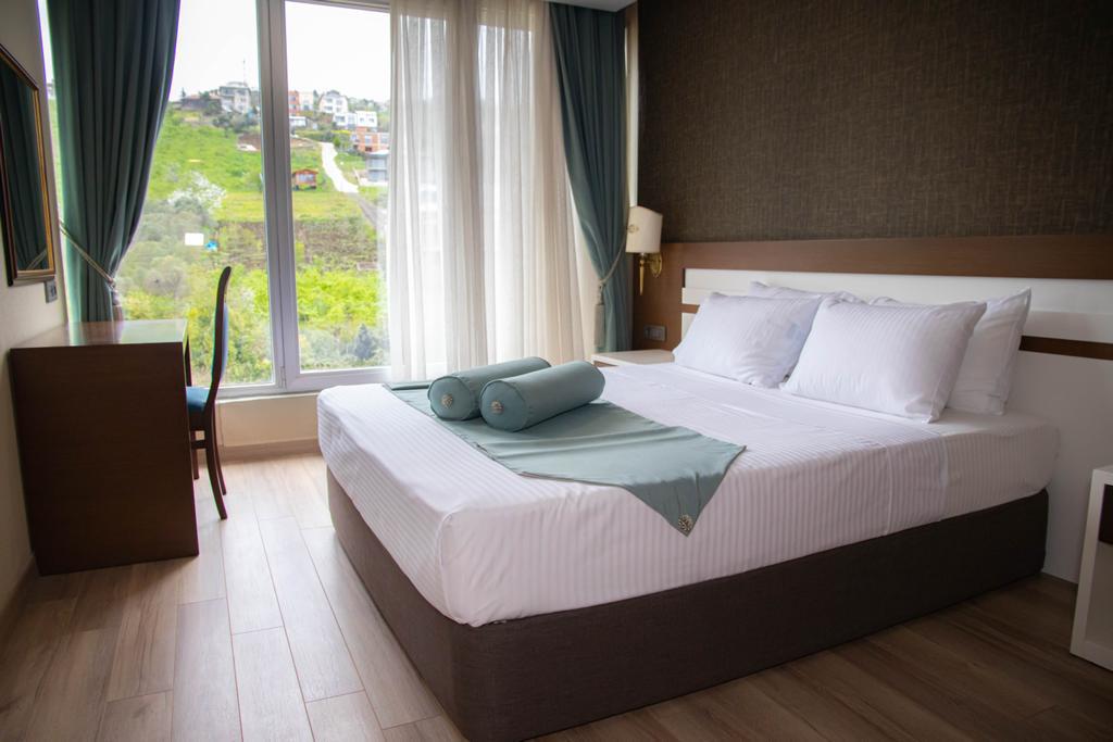 Room Connecting Room