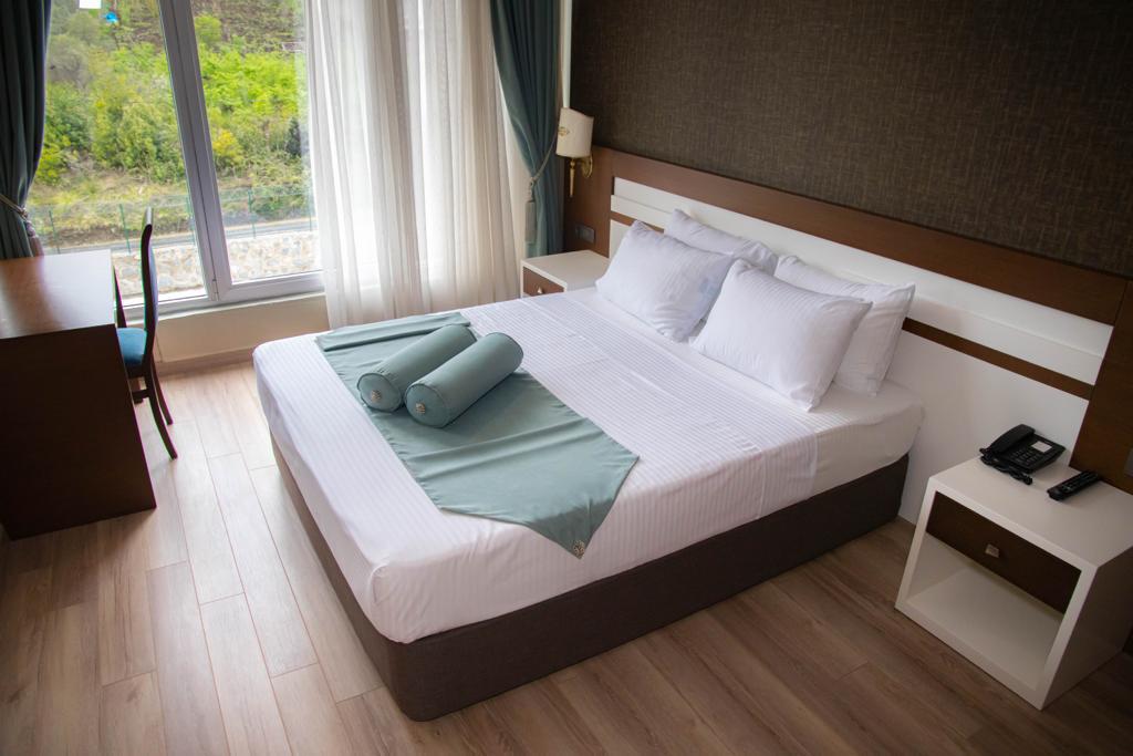 Room Connecting Room