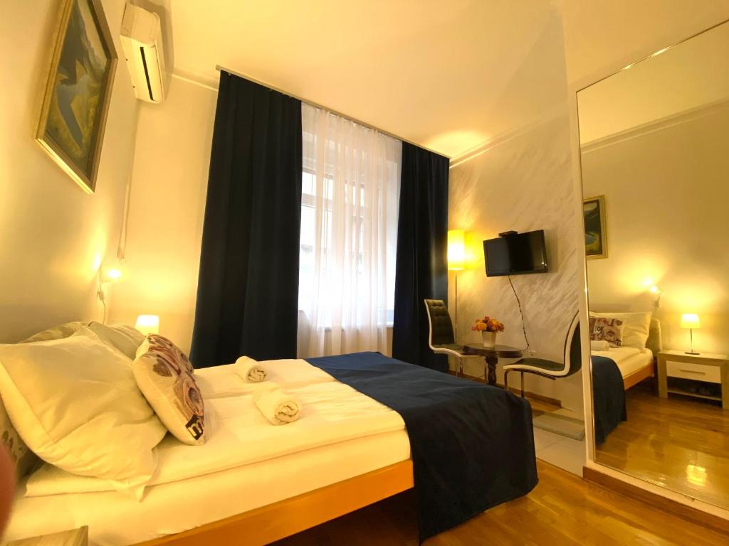 Double or Twin Standard