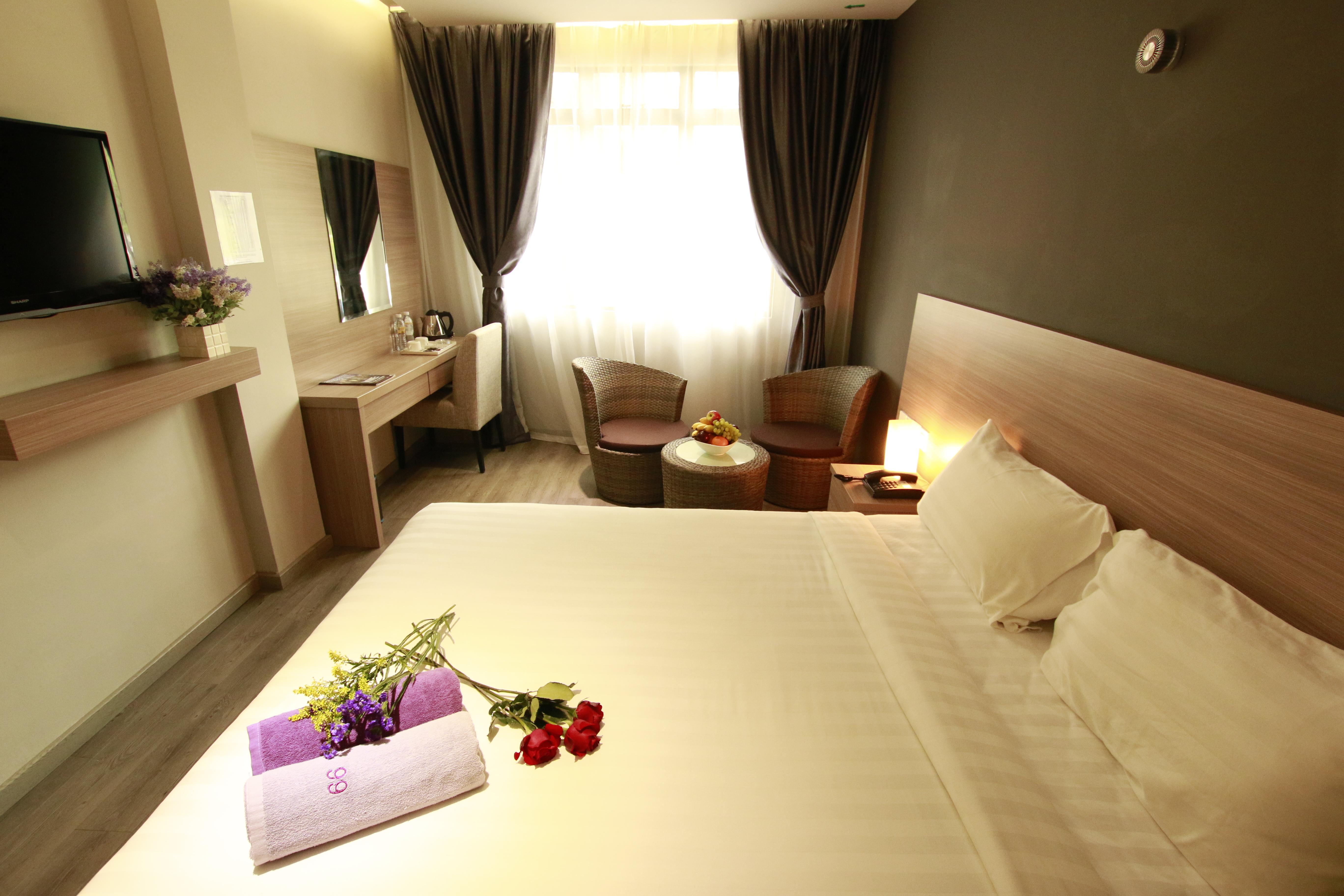 Double Deluxe Queen Bed