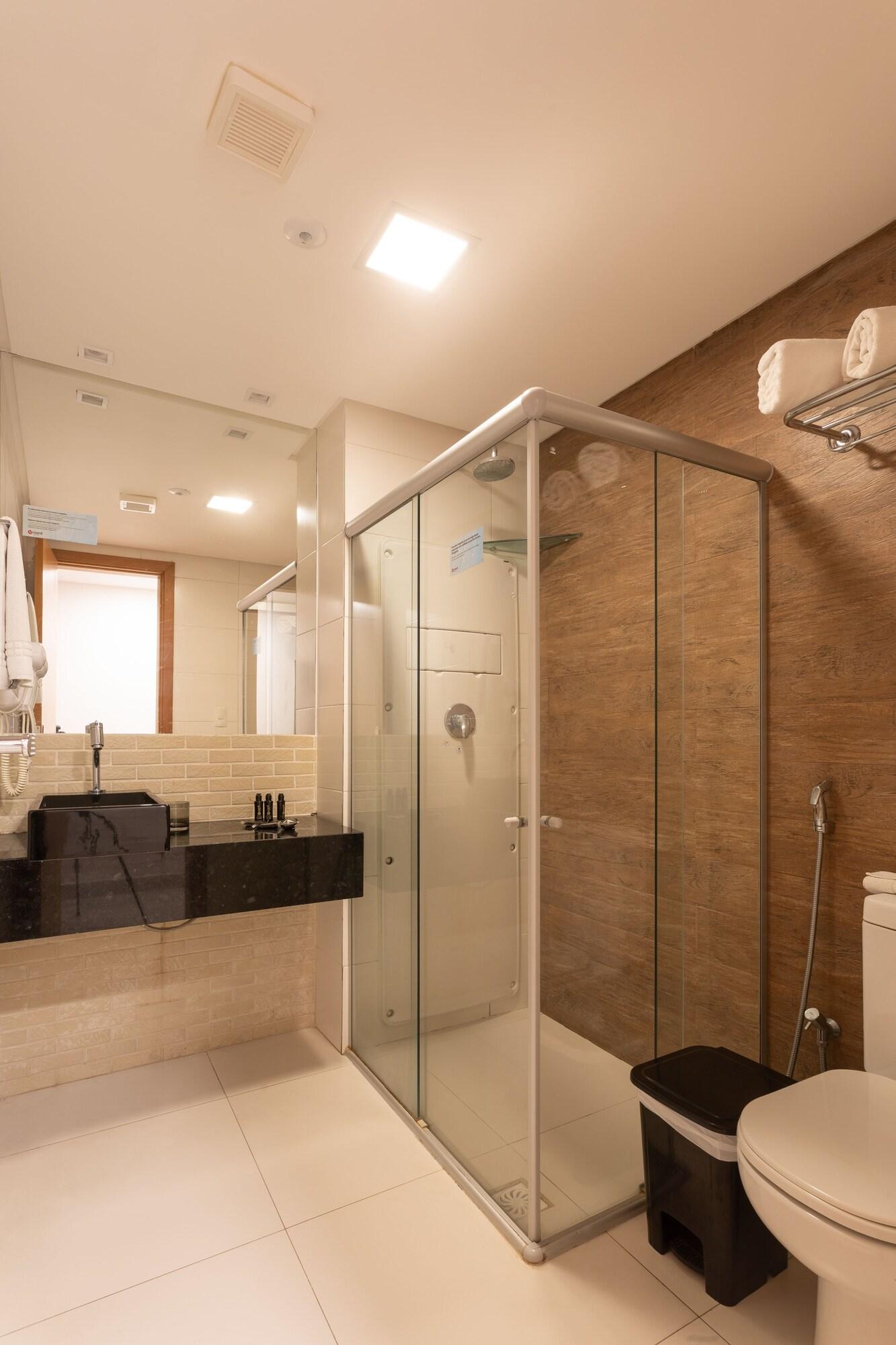 Double or Twin with Double Bed