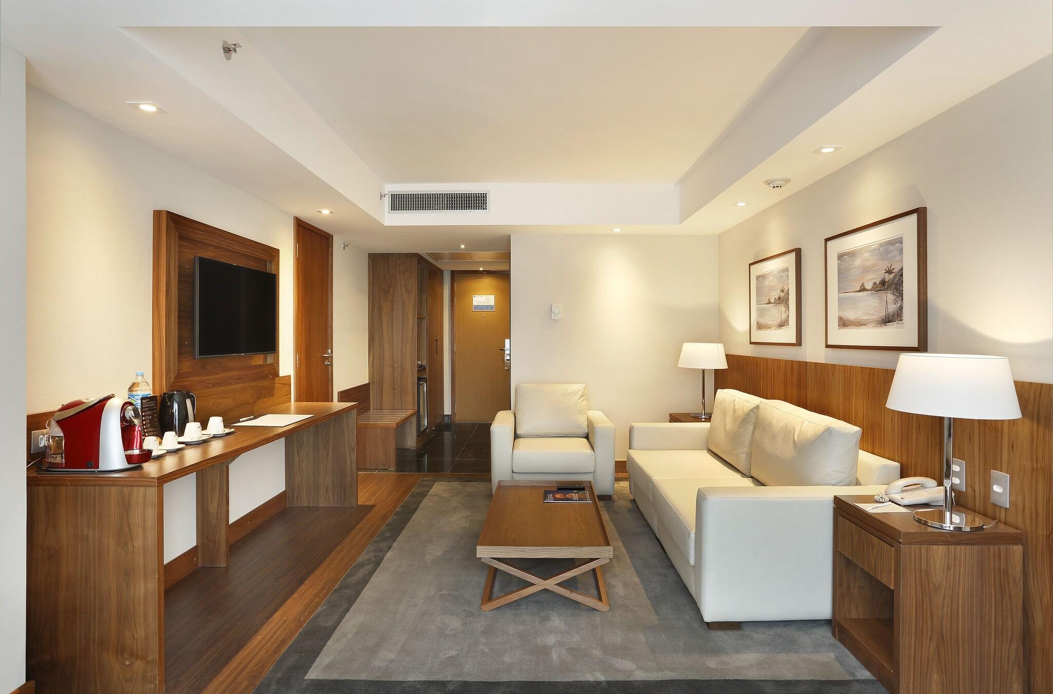 Junior Suite King Size Bed