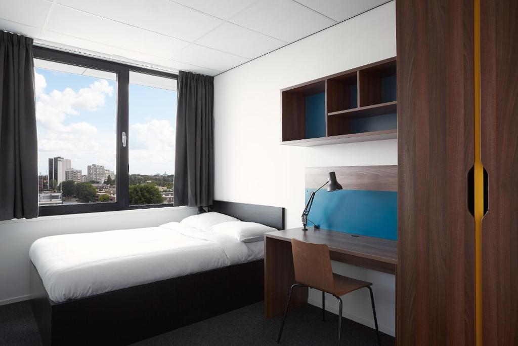 Double Queen Size Bed