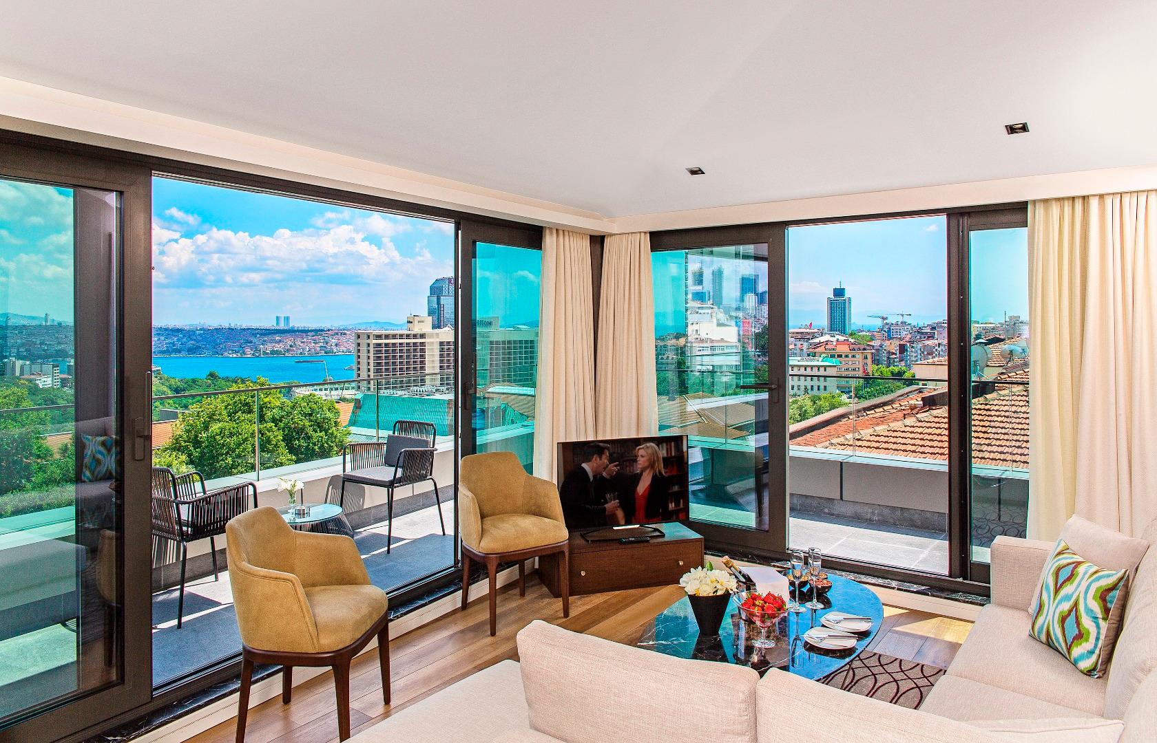 Suite with Views
