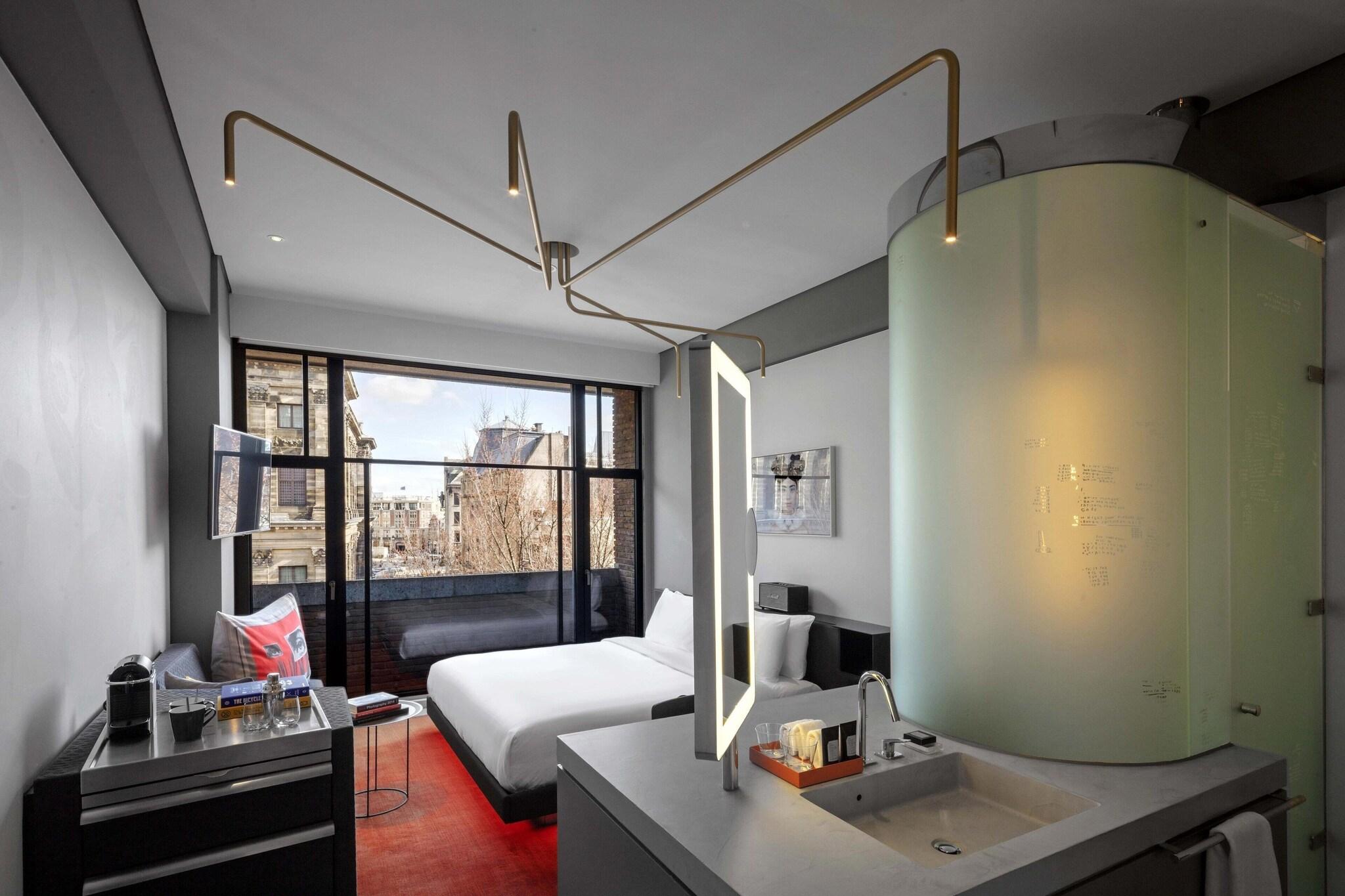 Double Deluxe King Bed