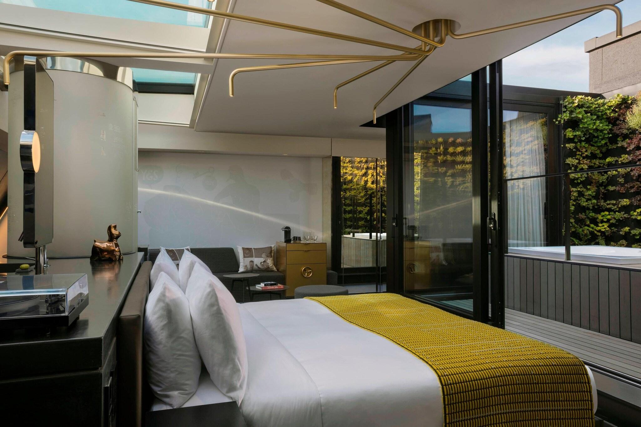 Suite King Bed One Bedroom 