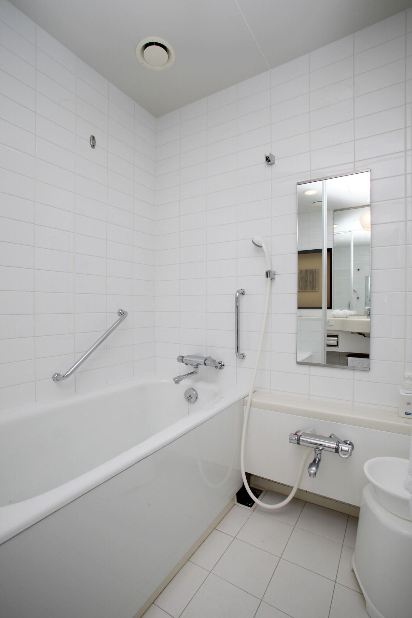 Single Economy Non Smoking