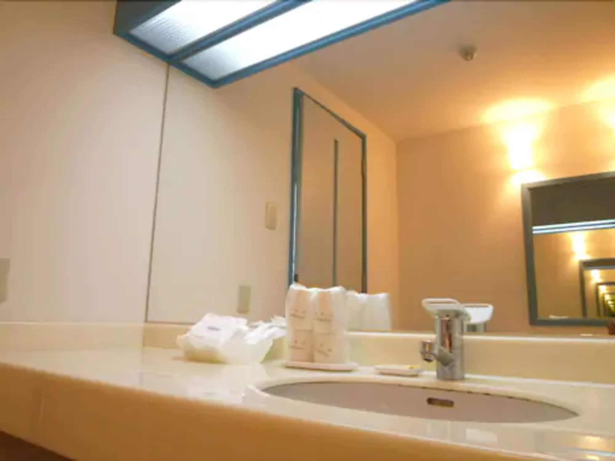 Twin Deluxe Two Beds