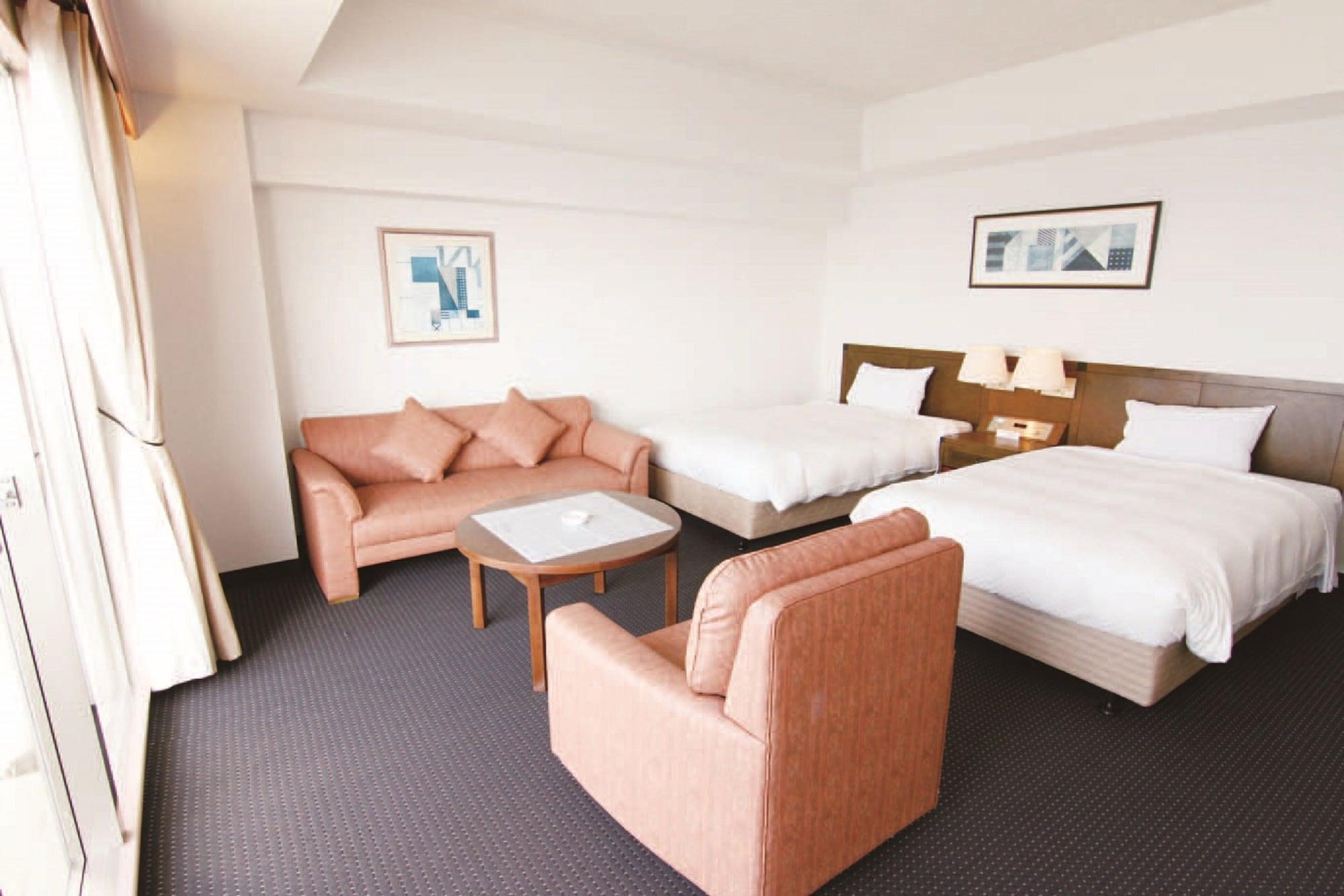 Twin Deluxe Two Beds