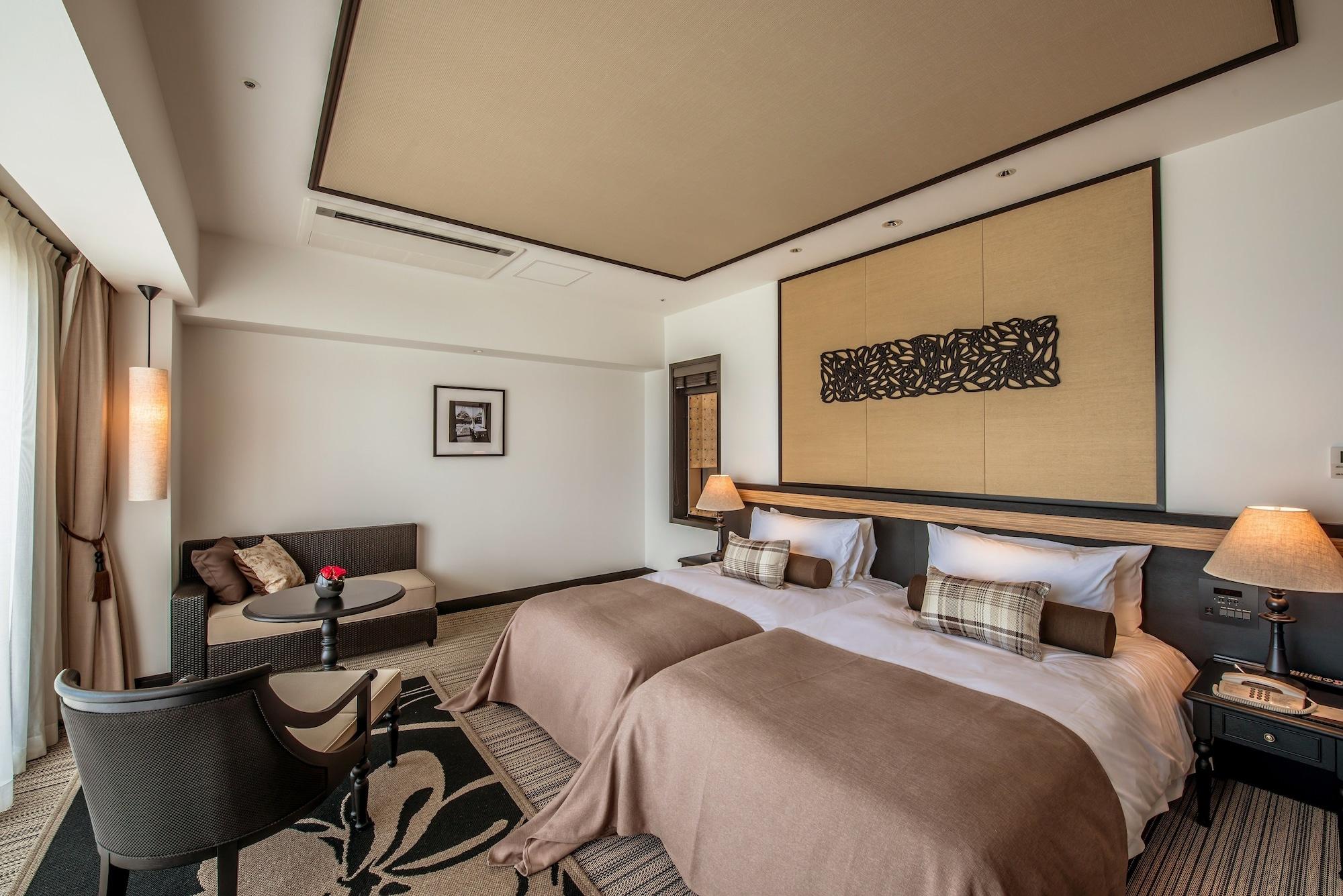 Twin Deluxe Two Beds